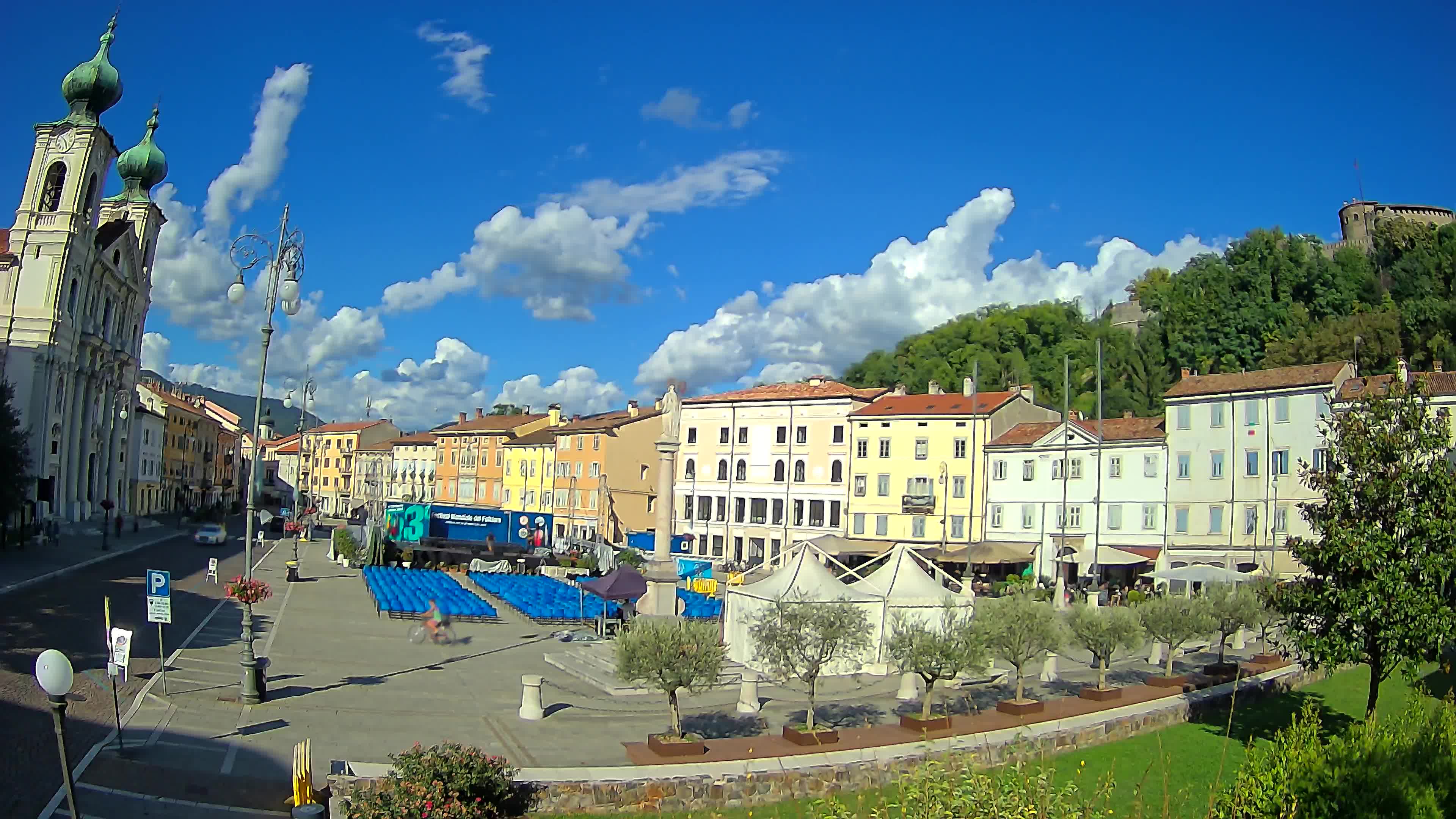 Gorizia Piazza della Vittoria e chiesa di S. Ignazio