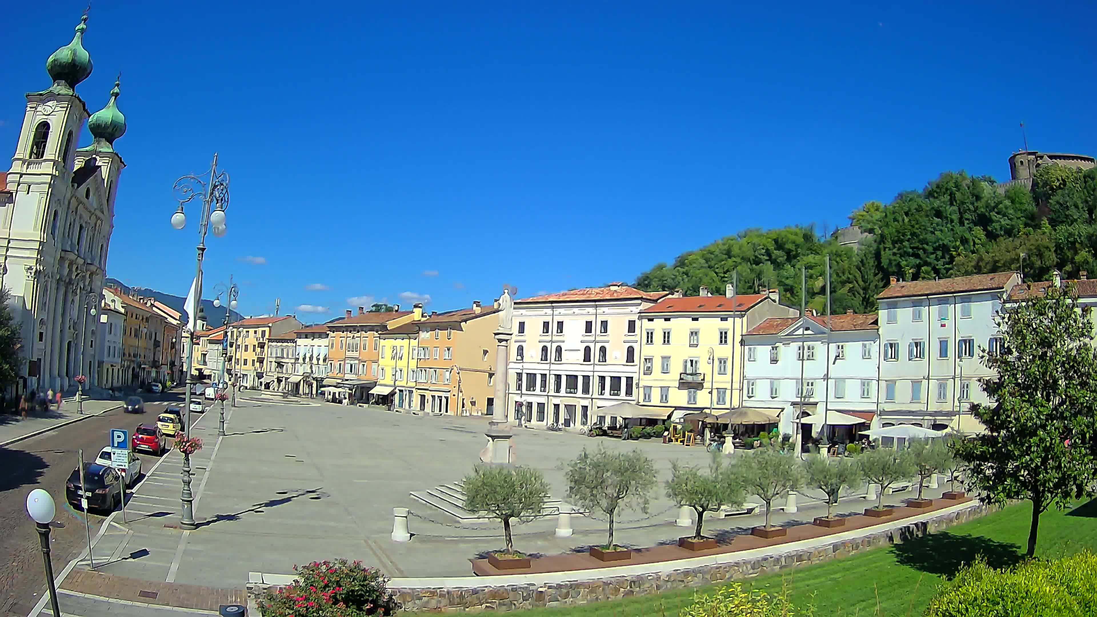 Gorizia Piazza della Vittoria e chiesa di S. Ignazio