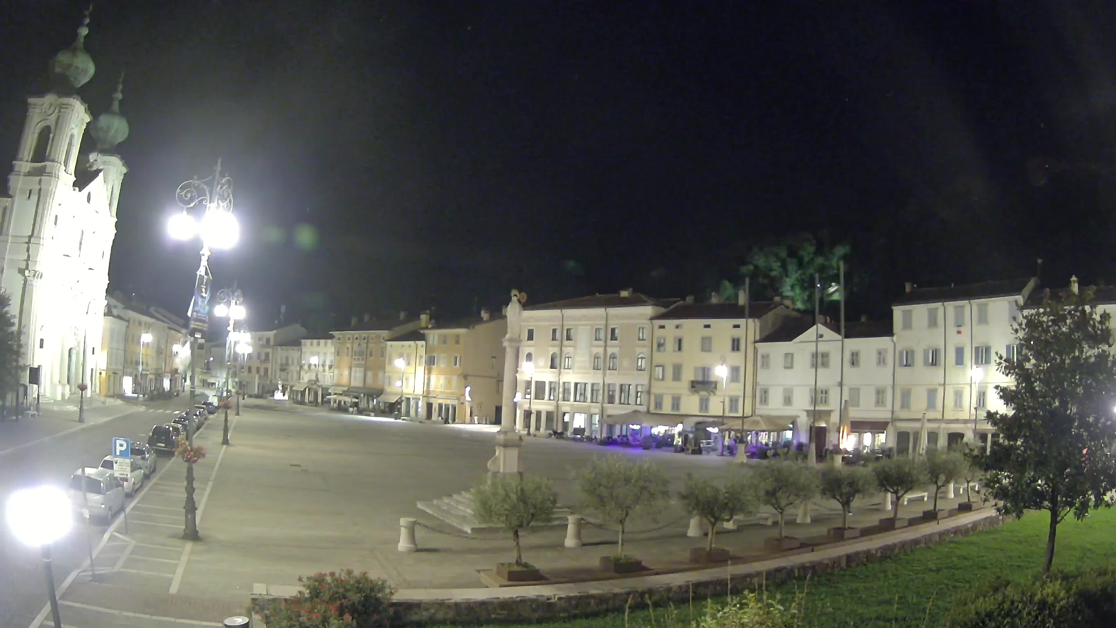 Gorizia Piazza della Vittoria e chiesa di S. Ignazio