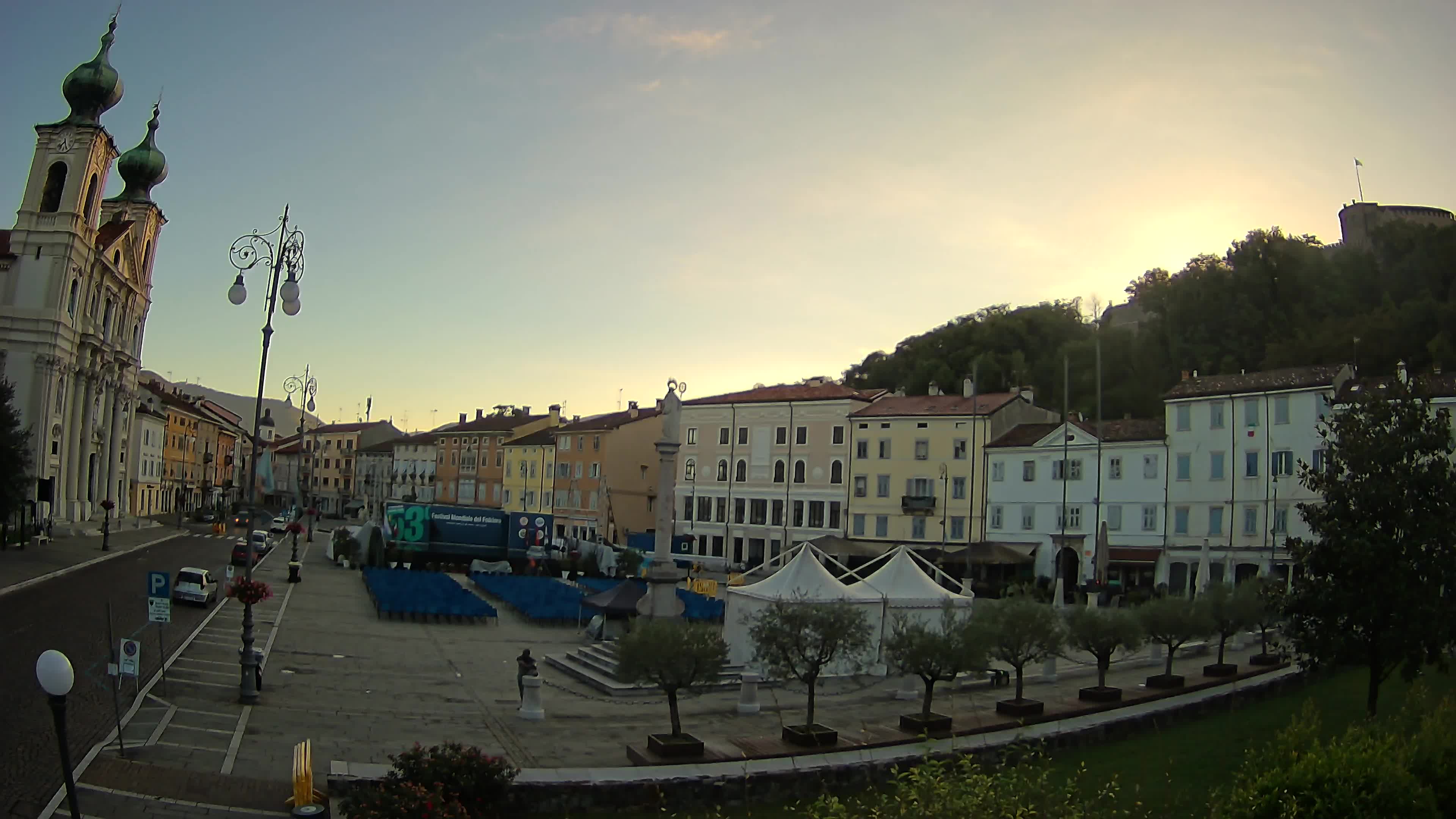 Gorizia Piazza della Vittoria e chiesa di S. Ignazio