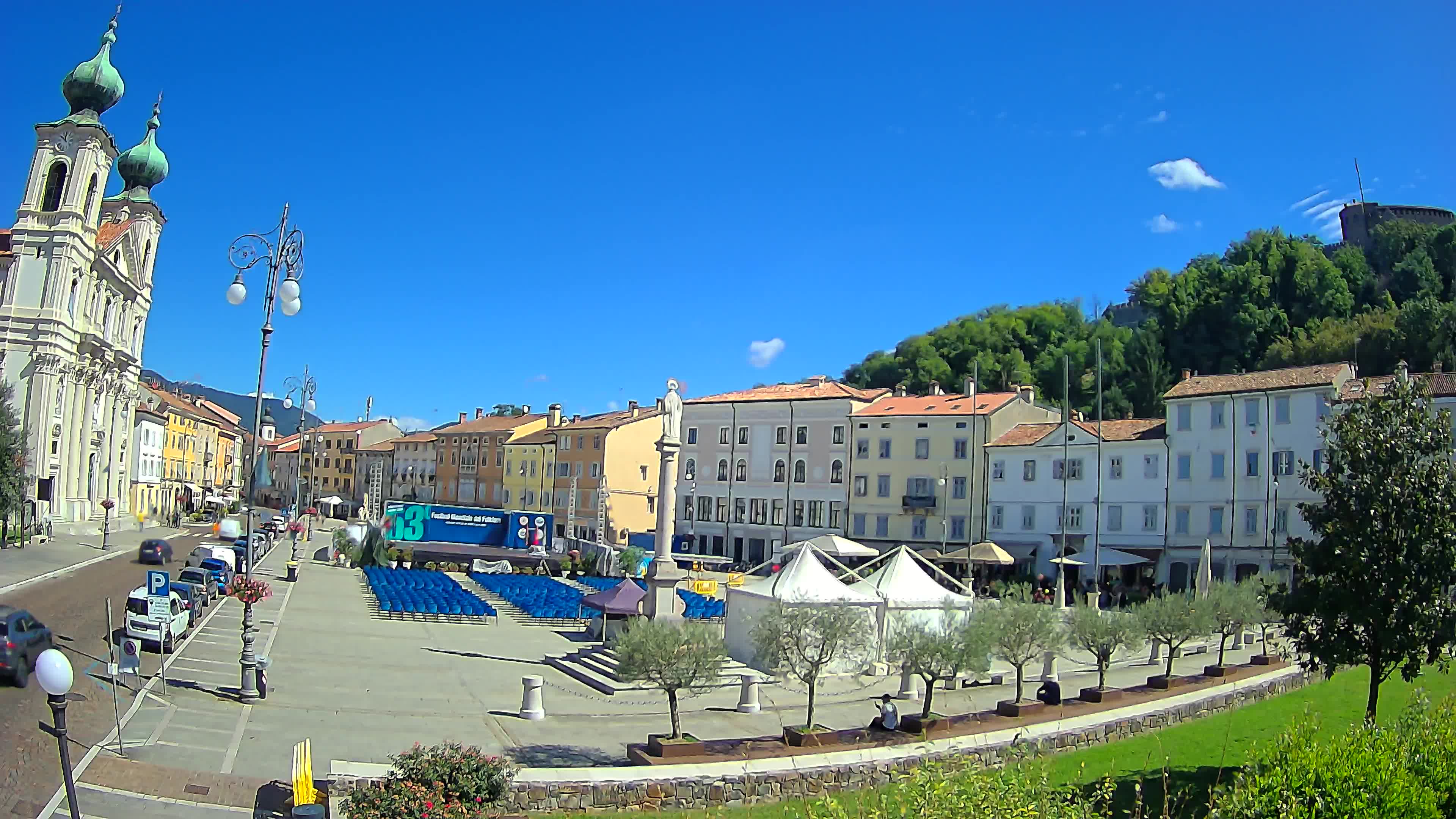 Gorizia – Plaza Vittoria – iglesia de San Pedro. Ignacio