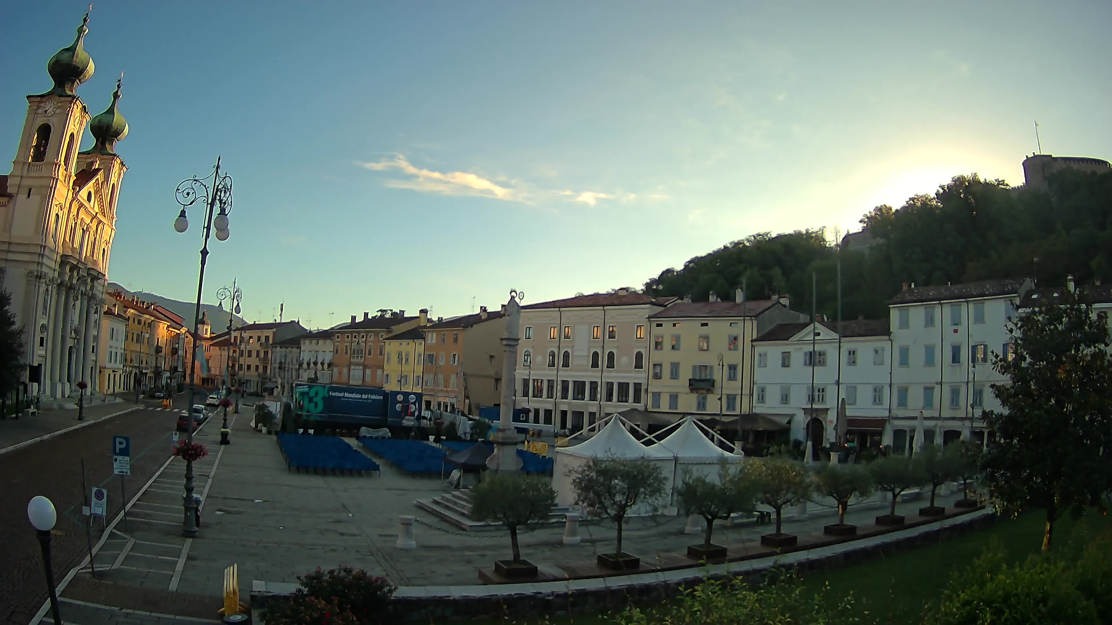 Kamera Gorica Travnik in cerkev sv. Ignacija
