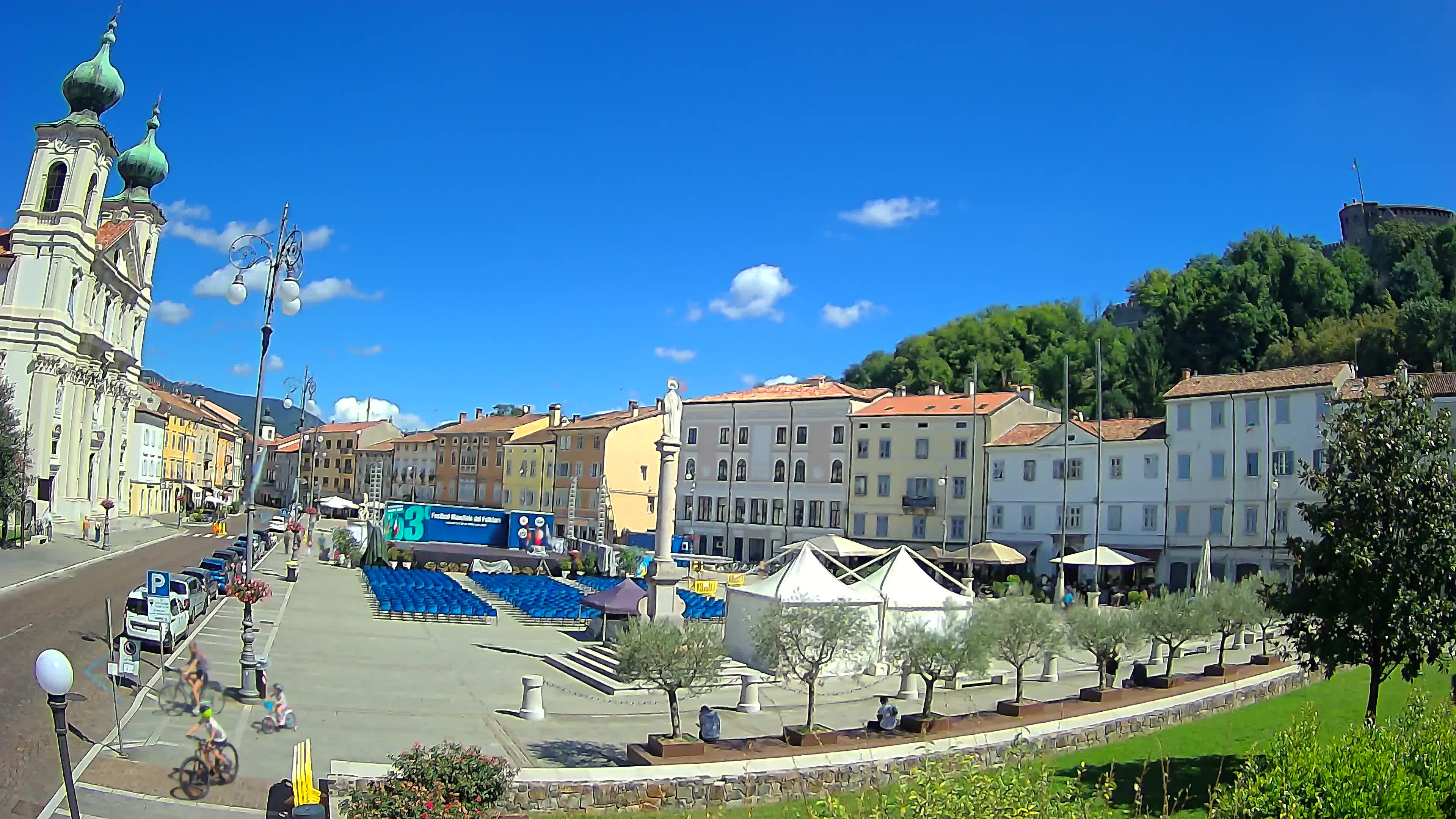 Gorizia Piazza della Vittoria e chiesa di S. Ignazio