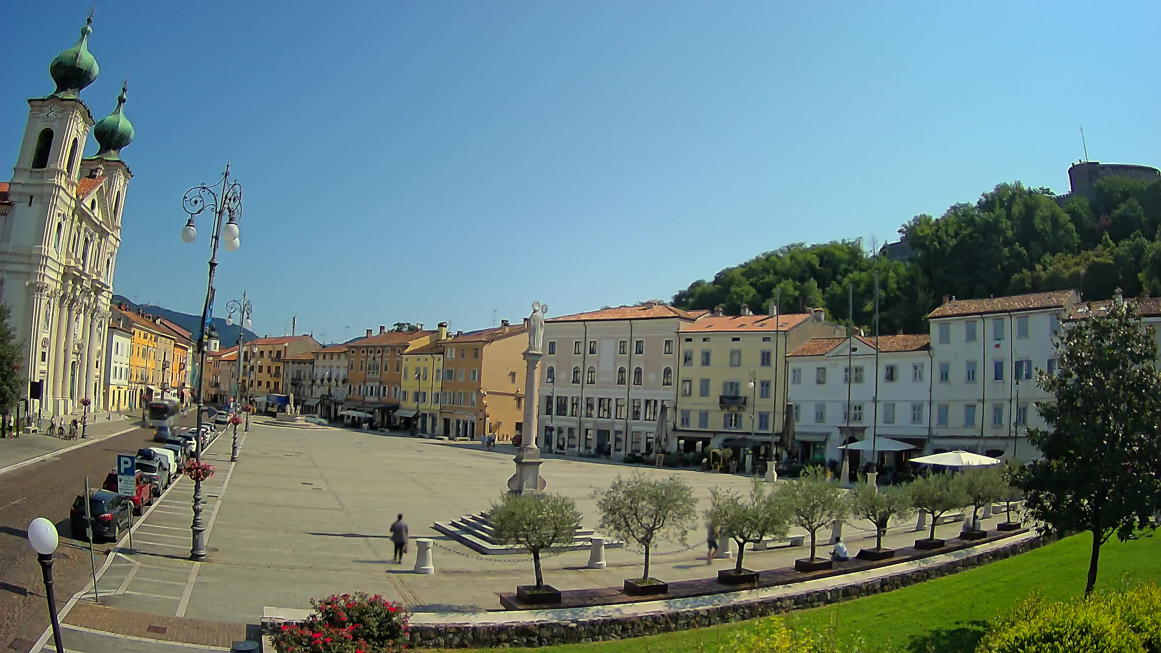 Gorizia Piazza della Vittoria e chiesa di S. Ignazio