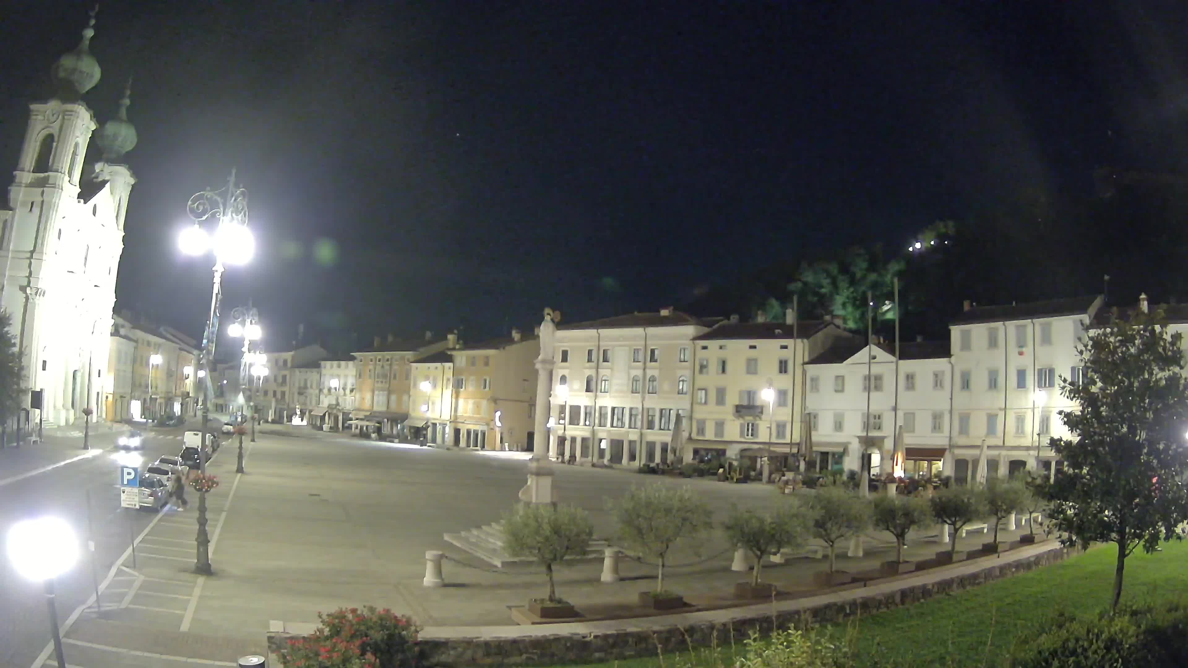 Gorizia Piazza della Vittoria e chiesa di S. Ignazio