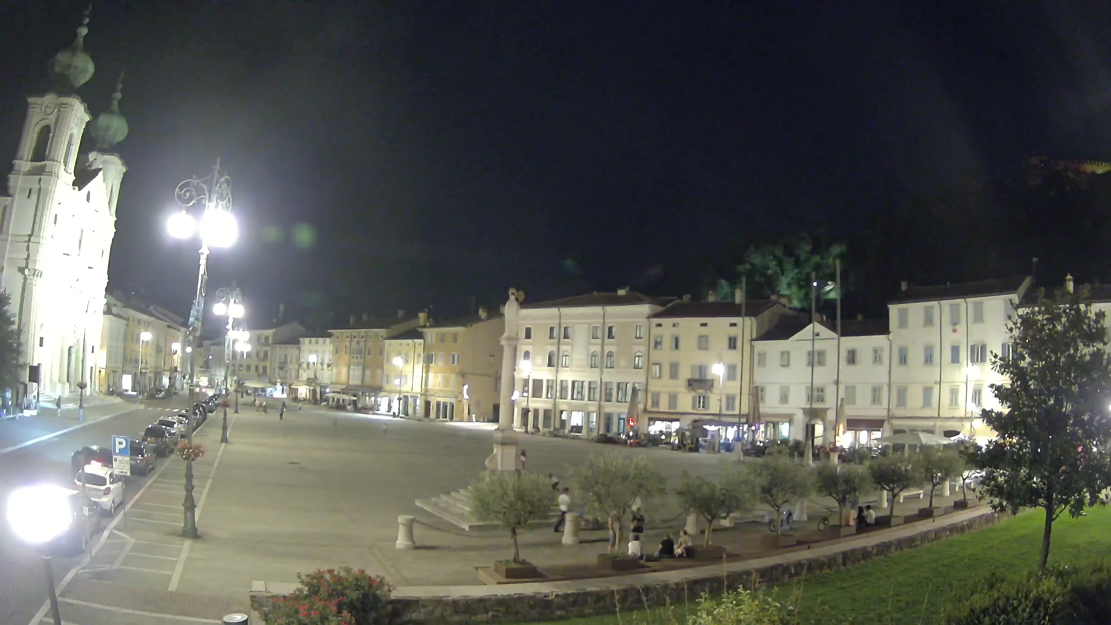 Kamera Gorica Travnik in cerkev sv. Ignacija