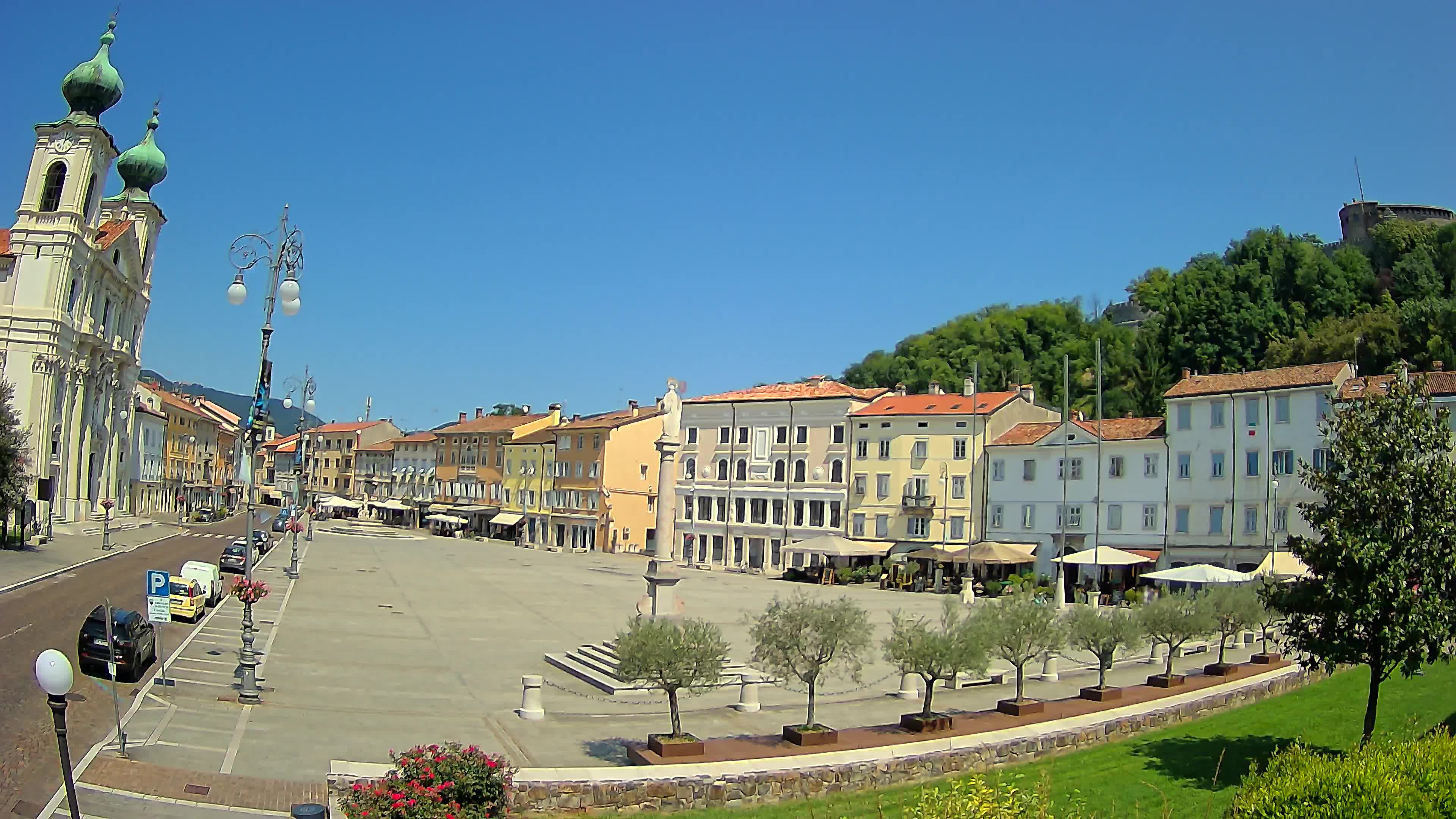 Gorizia Piazza della Vittoria e chiesa di S. Ignazio