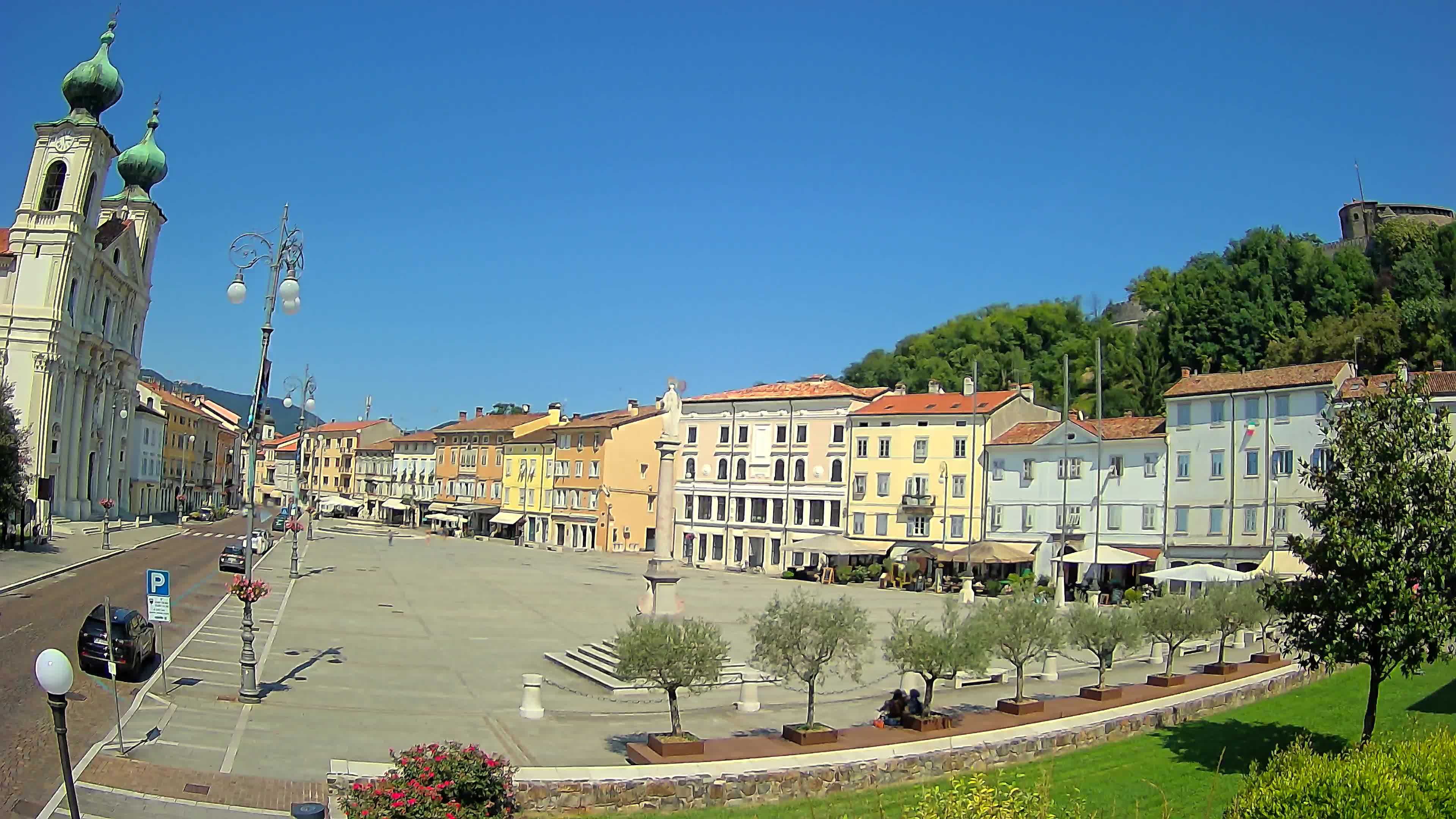 Gorizia Piazza della Vittoria e chiesa di S. Ignazio