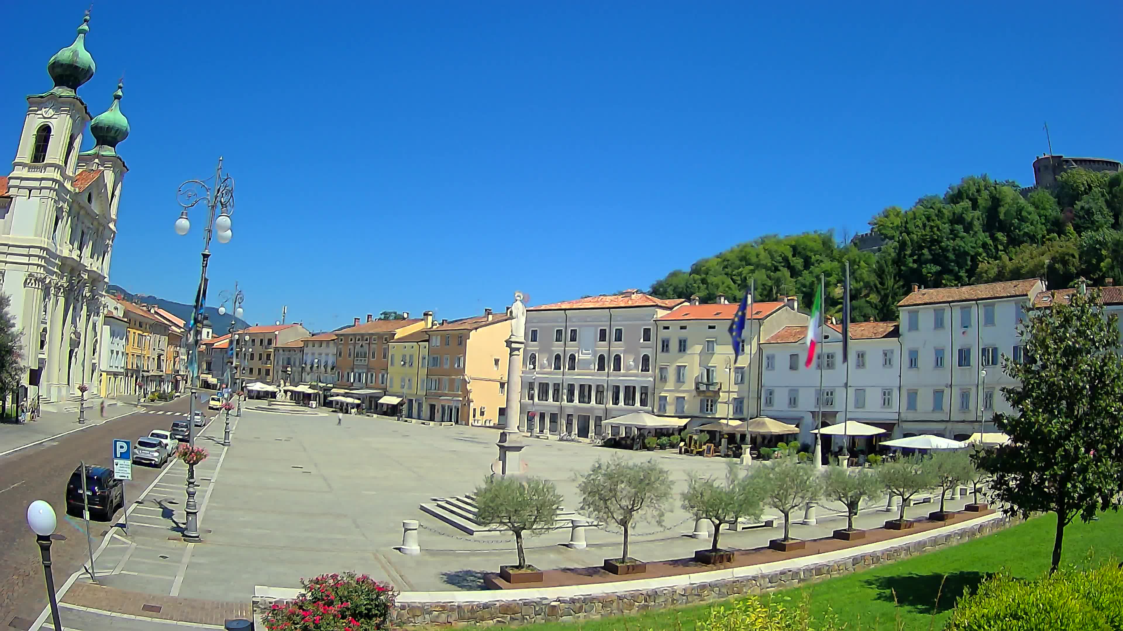 Gorizia Piazza della Vittoria e chiesa di S. Ignazio