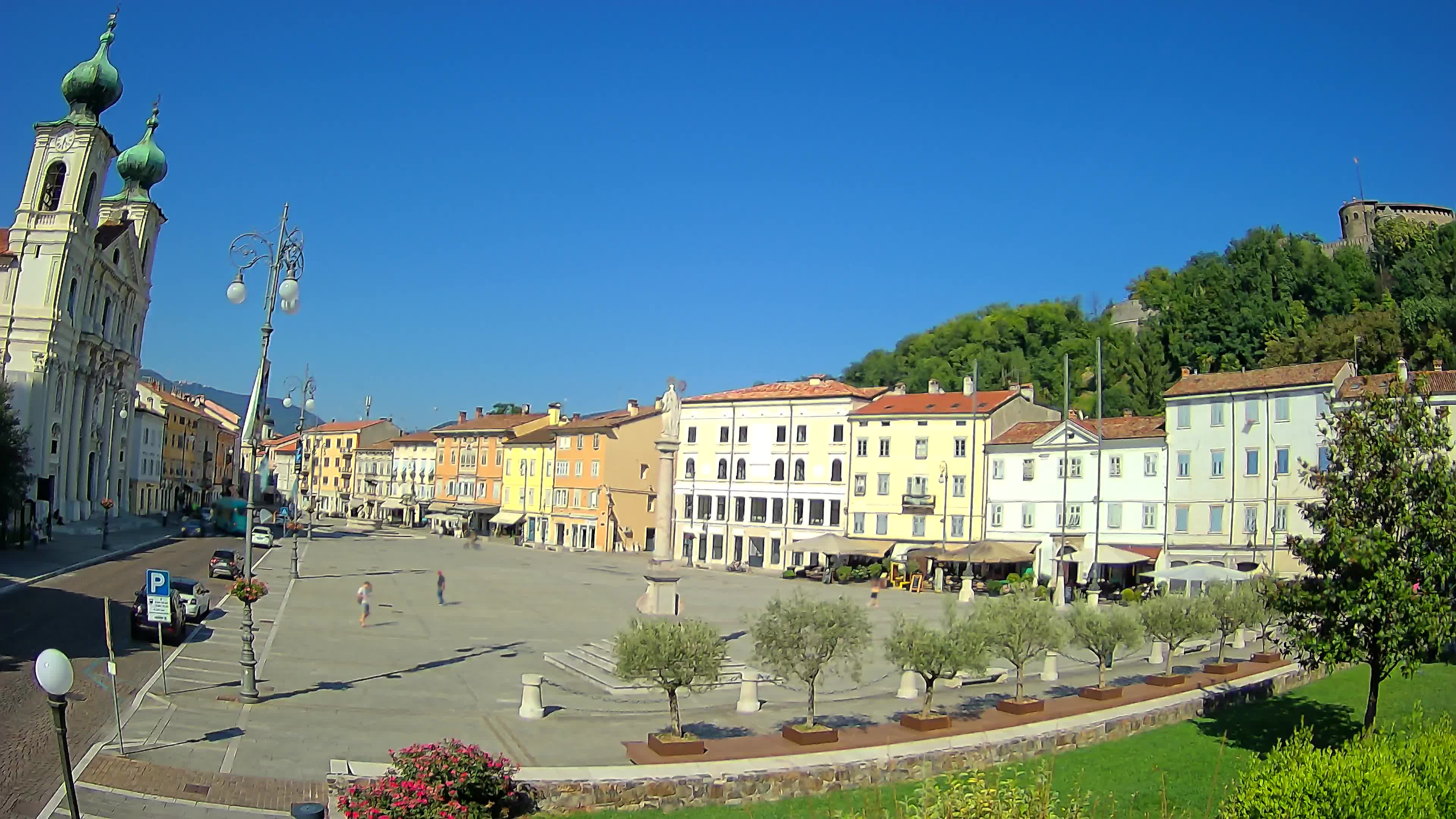 Gorizia Piazza della Vittoria e chiesa di S. Ignazio