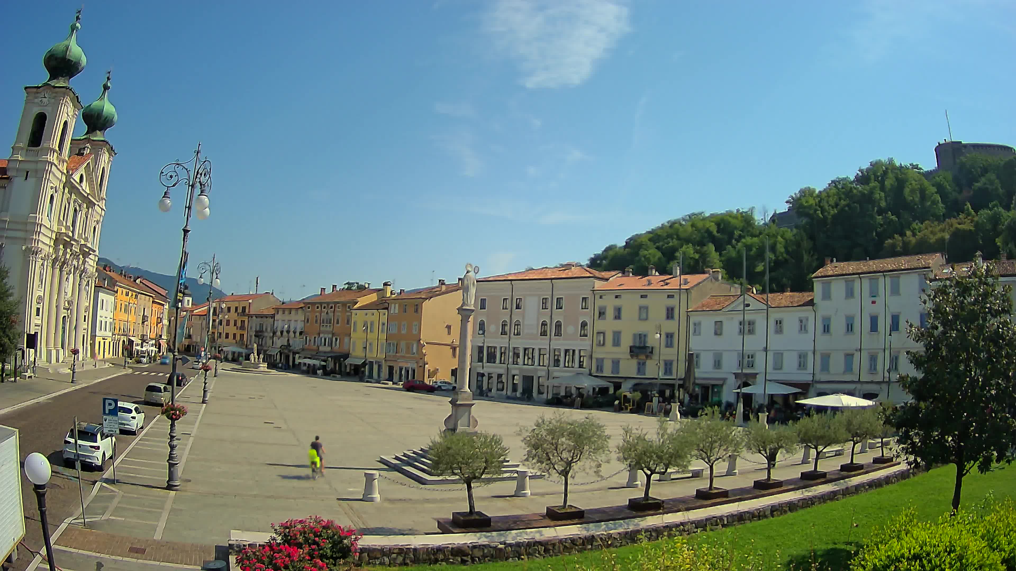 Gorizia Piazza della Vittoria e chiesa di S. Ignazio