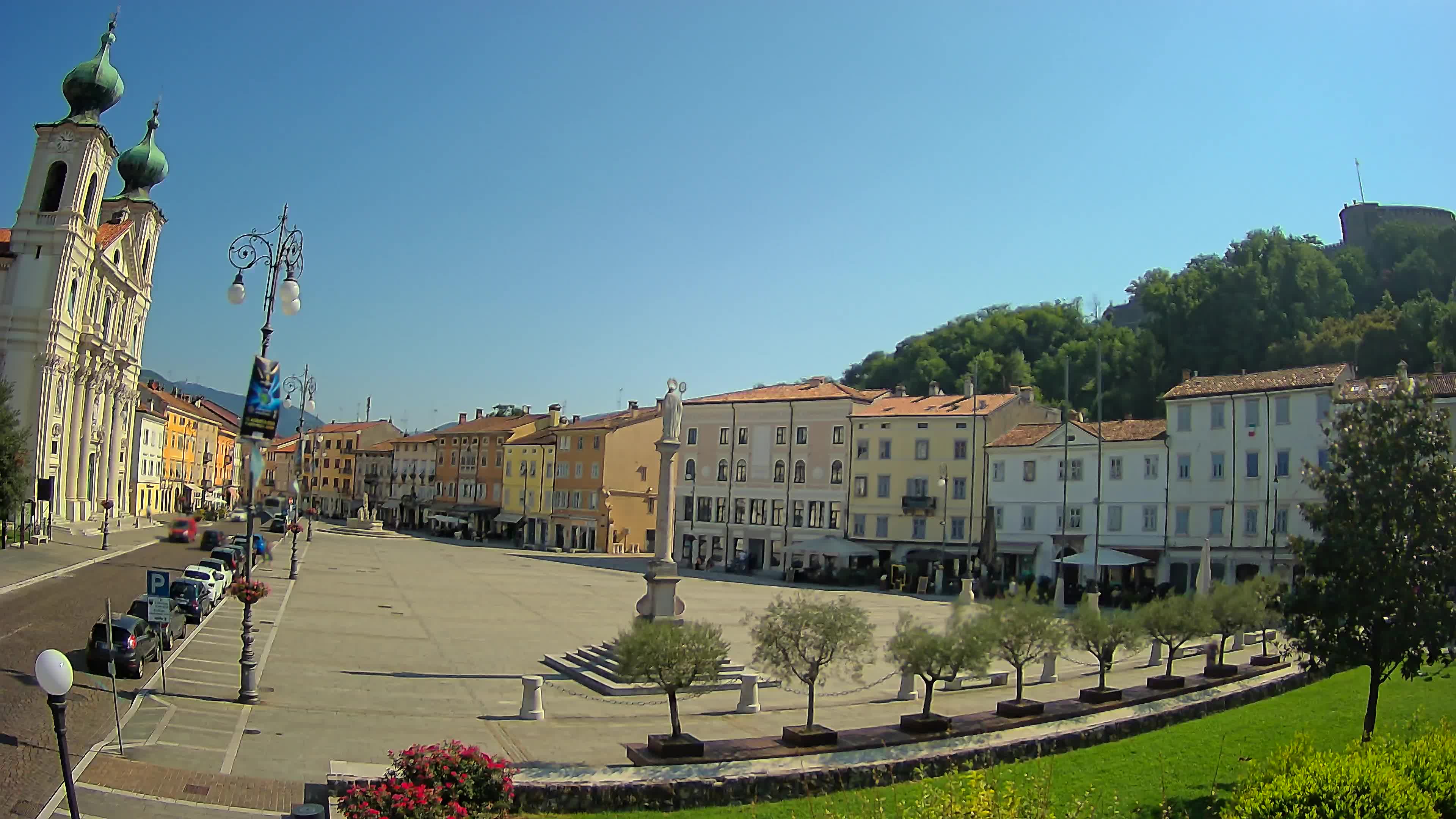 Gorizia Piazza della Vittoria e chiesa di S. Ignazio