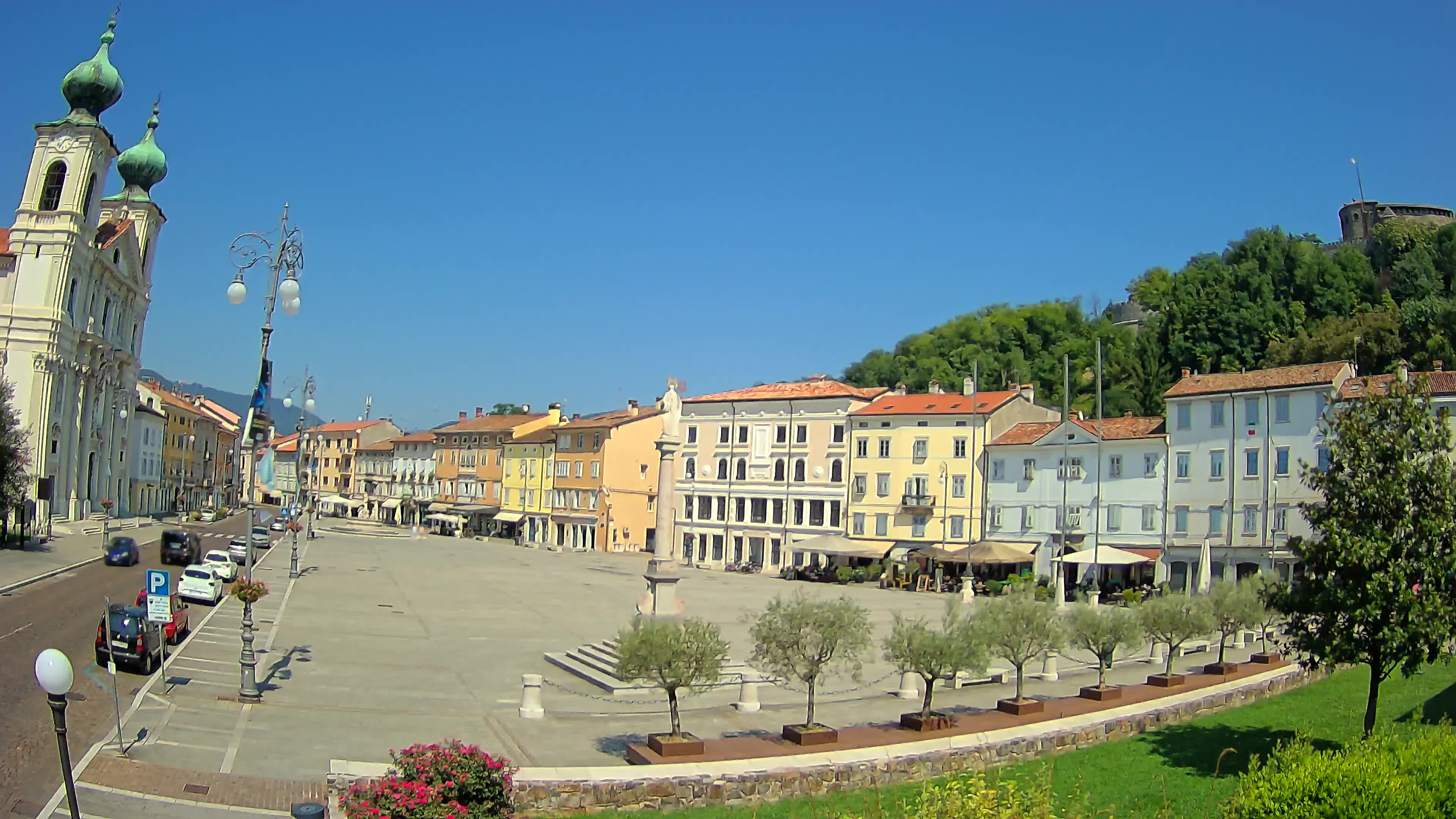 Gorizia Piazza della Vittoria e chiesa di S. Ignazio