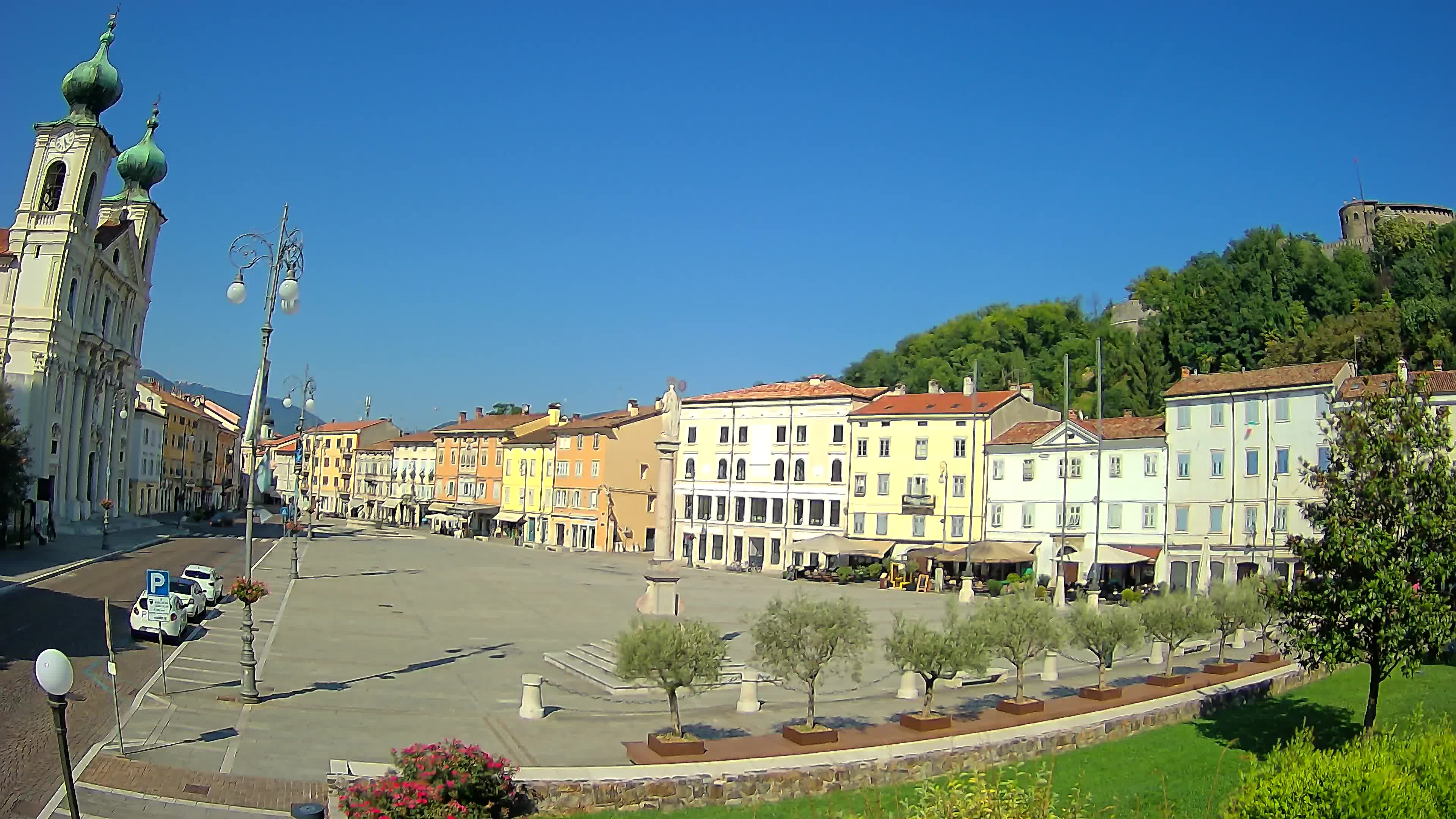 Gorizia – Plaza Vittoria – iglesia de San Pedro. Ignacio