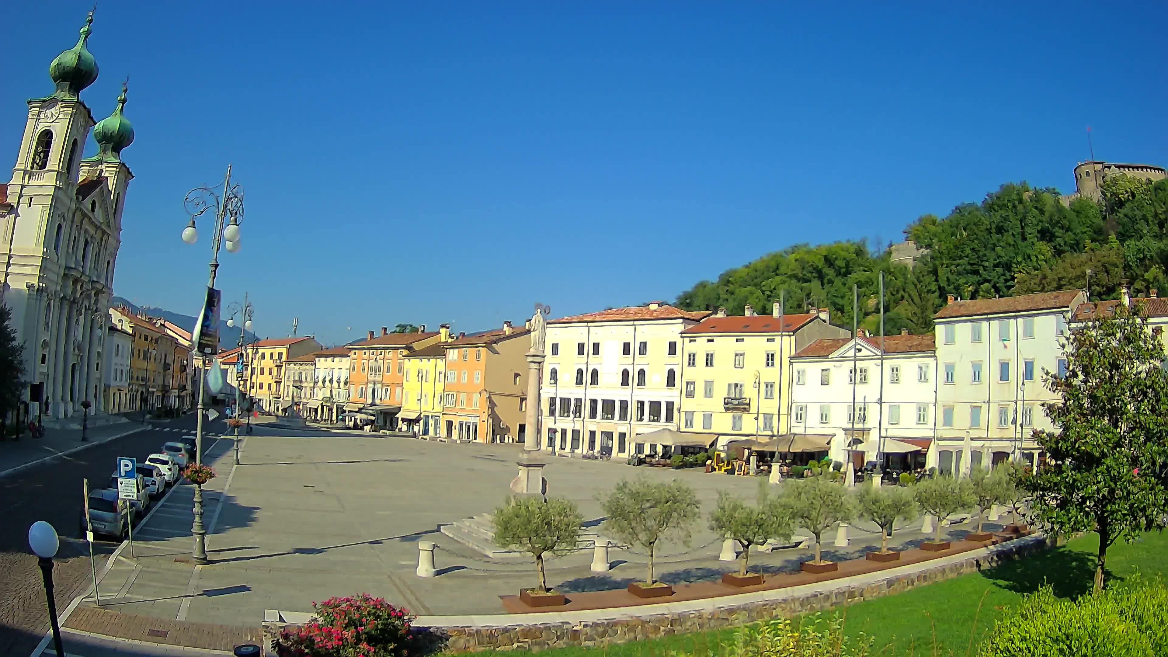 Gorizia – Plaza Vittoria – iglesia de San Pedro. Ignacio