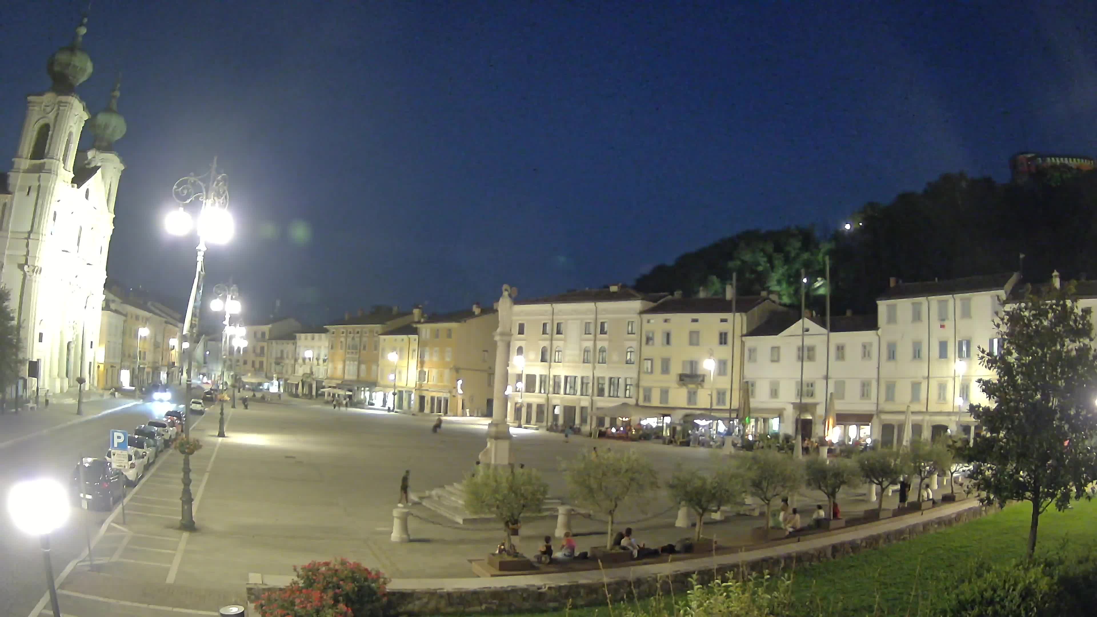 Kamera Gorica Travnik in cerkev sv. Ignacija