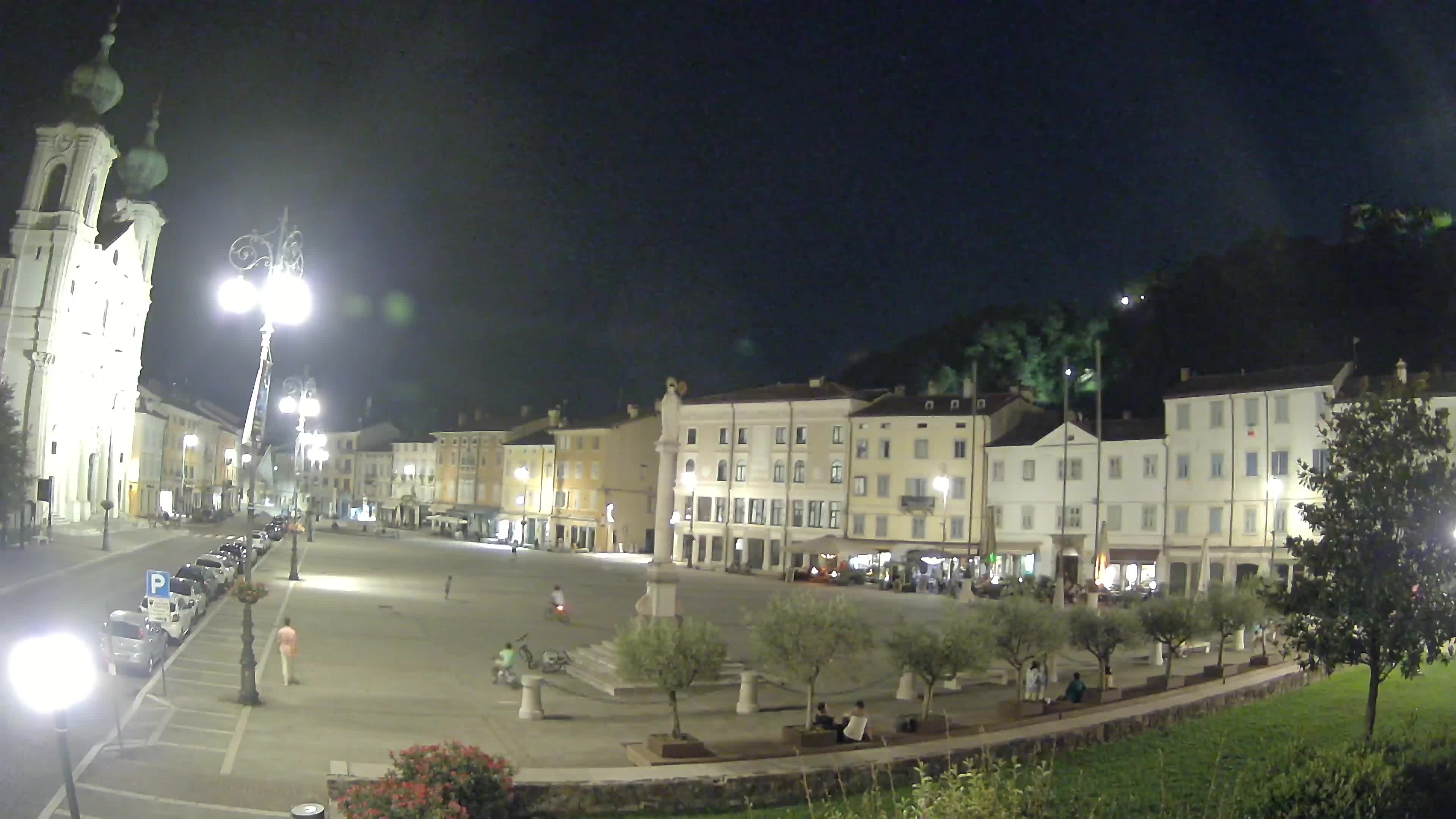 Kamera Gorica Travnik in cerkev sv. Ignacija