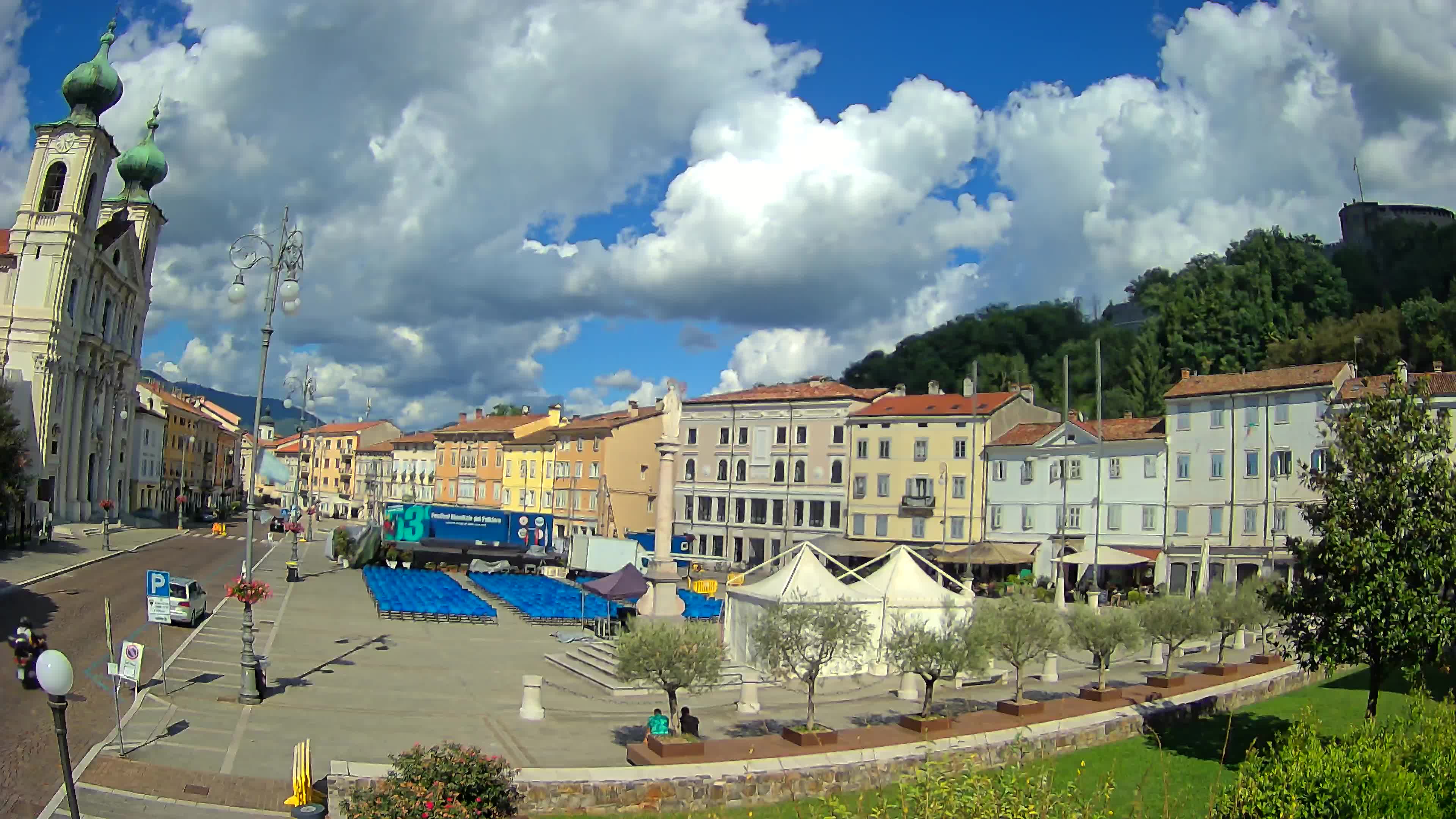 Gorizia – Plaza Vittoria – iglesia de San Pedro. Ignacio