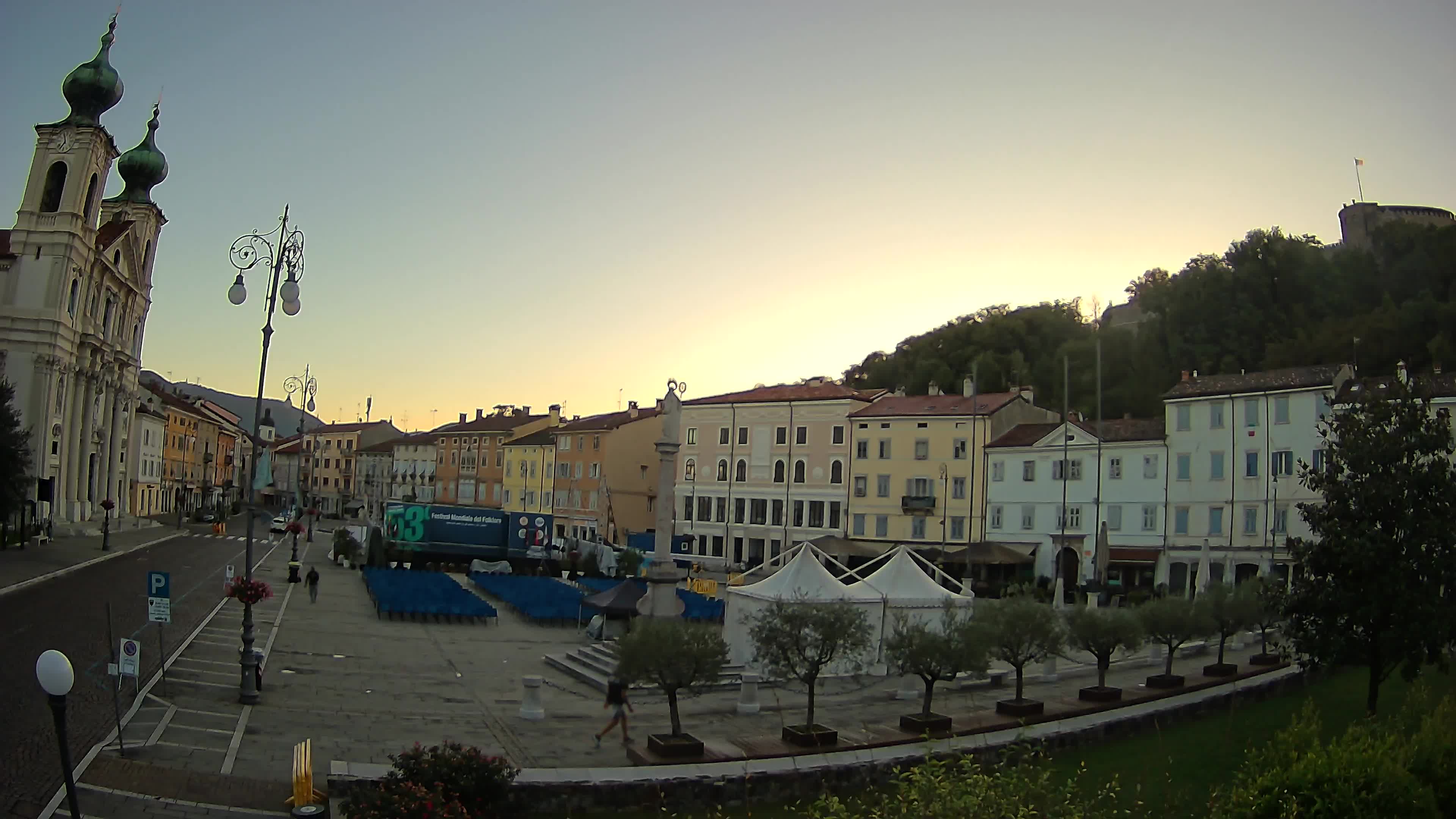 Gorizia Piazza della Vittoria e chiesa di S. Ignazio