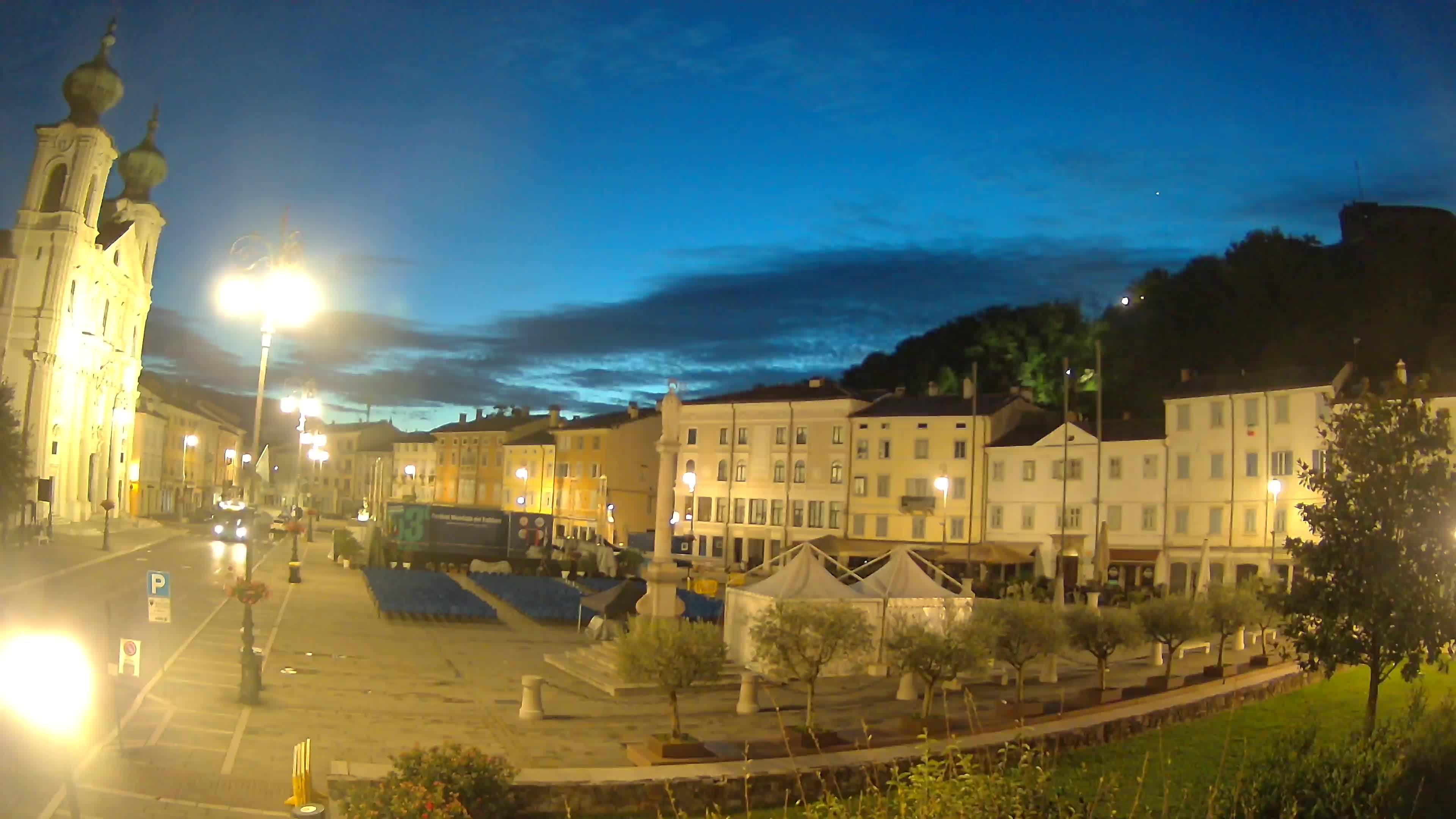 Gorizia – Plaza Vittoria – iglesia de San Pedro. Ignacio
