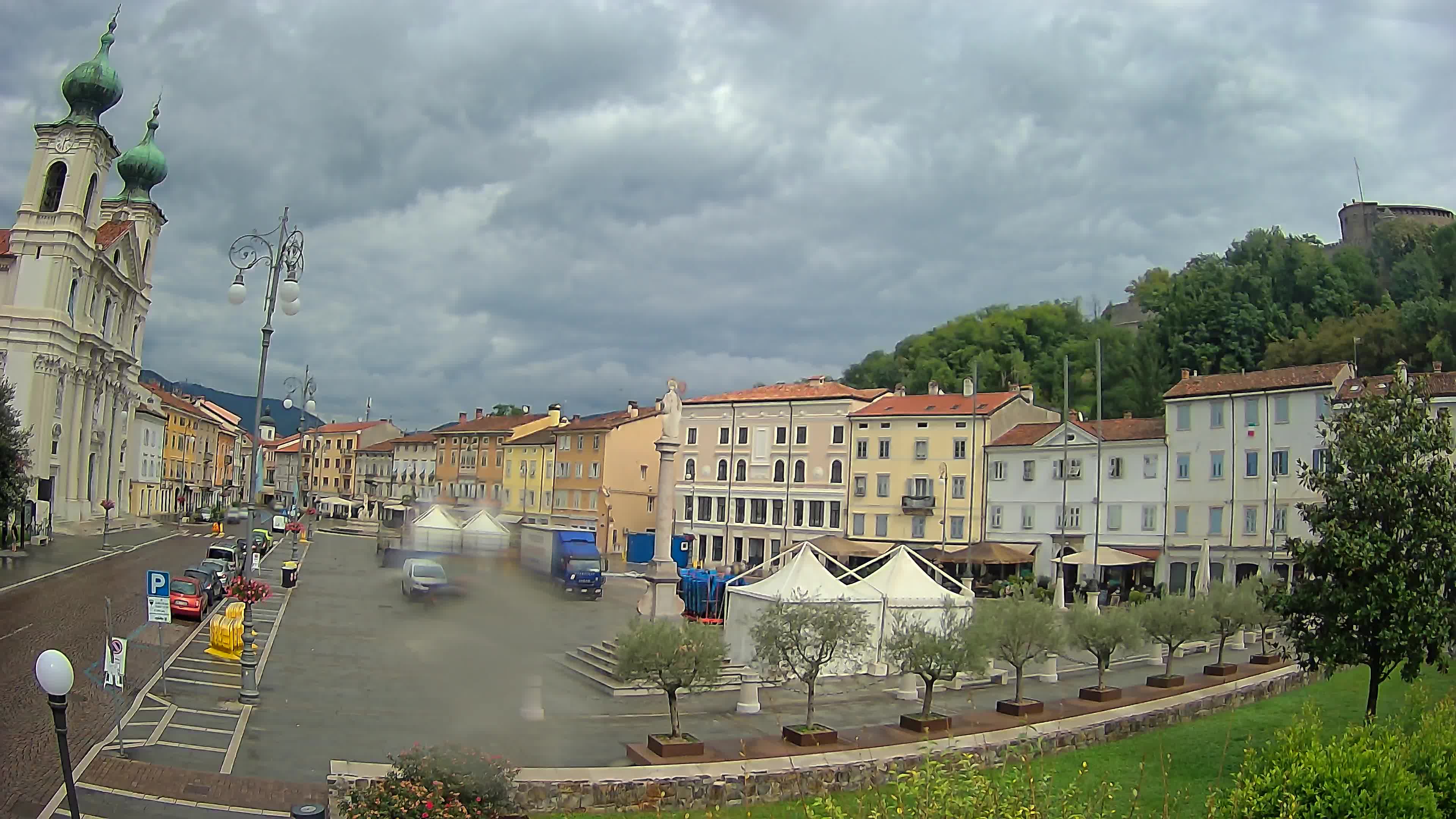 Gorizia – Plaza Vittoria – iglesia de San Pedro. Ignacio