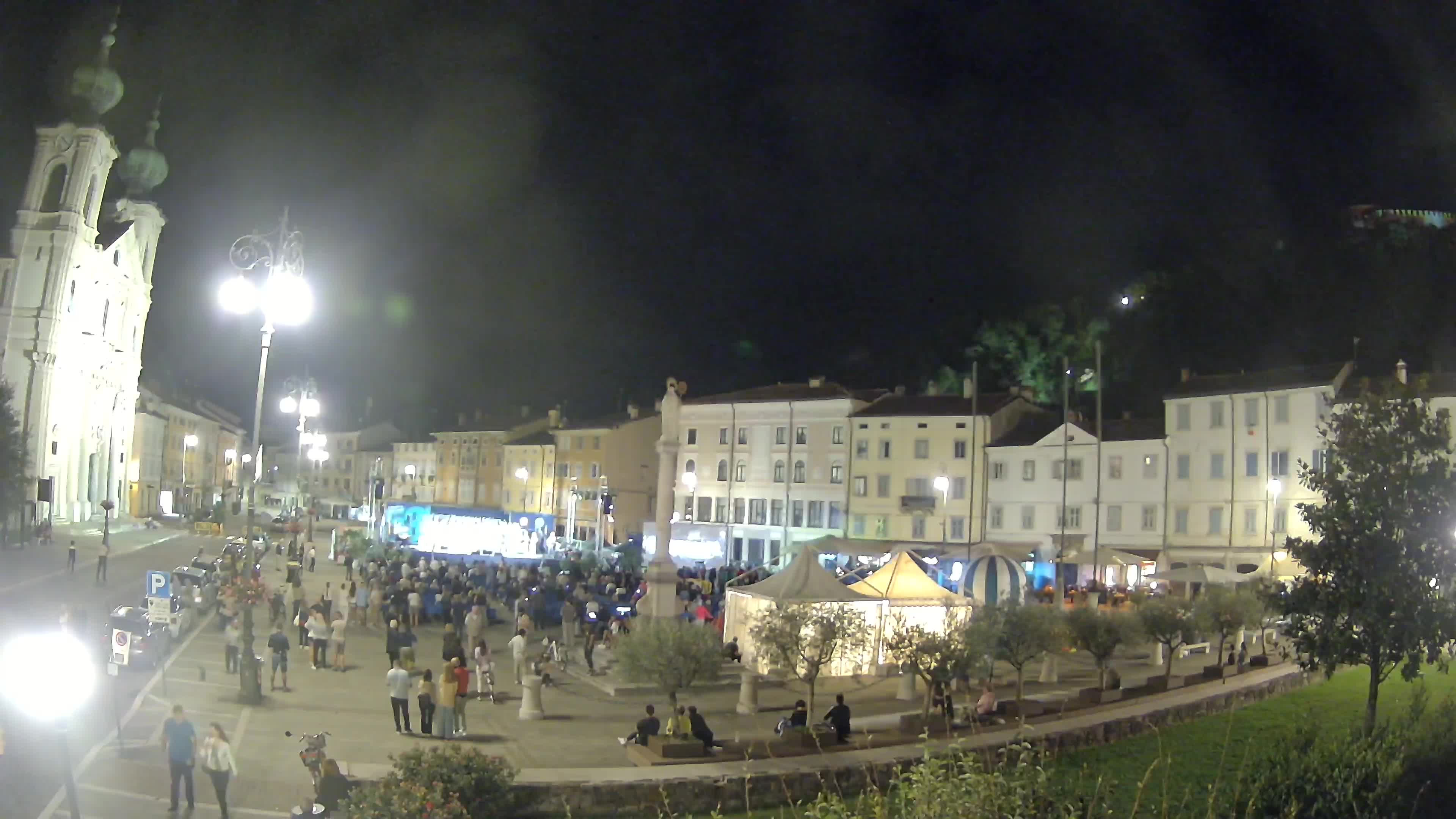 Kamera Gorica Travnik in cerkev sv. Ignacija