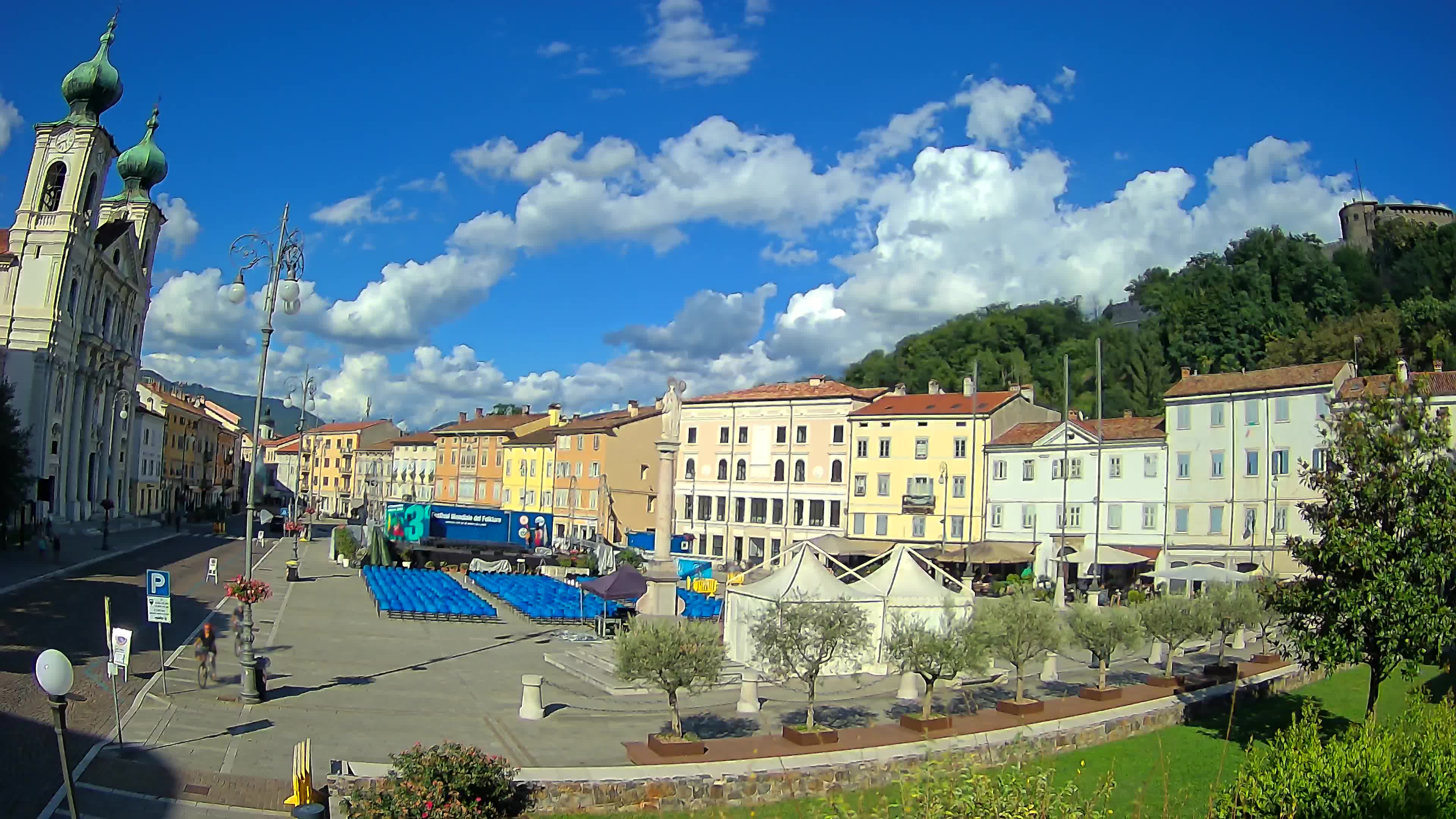 Gorizia Piazza della Vittoria e chiesa di S. Ignazio