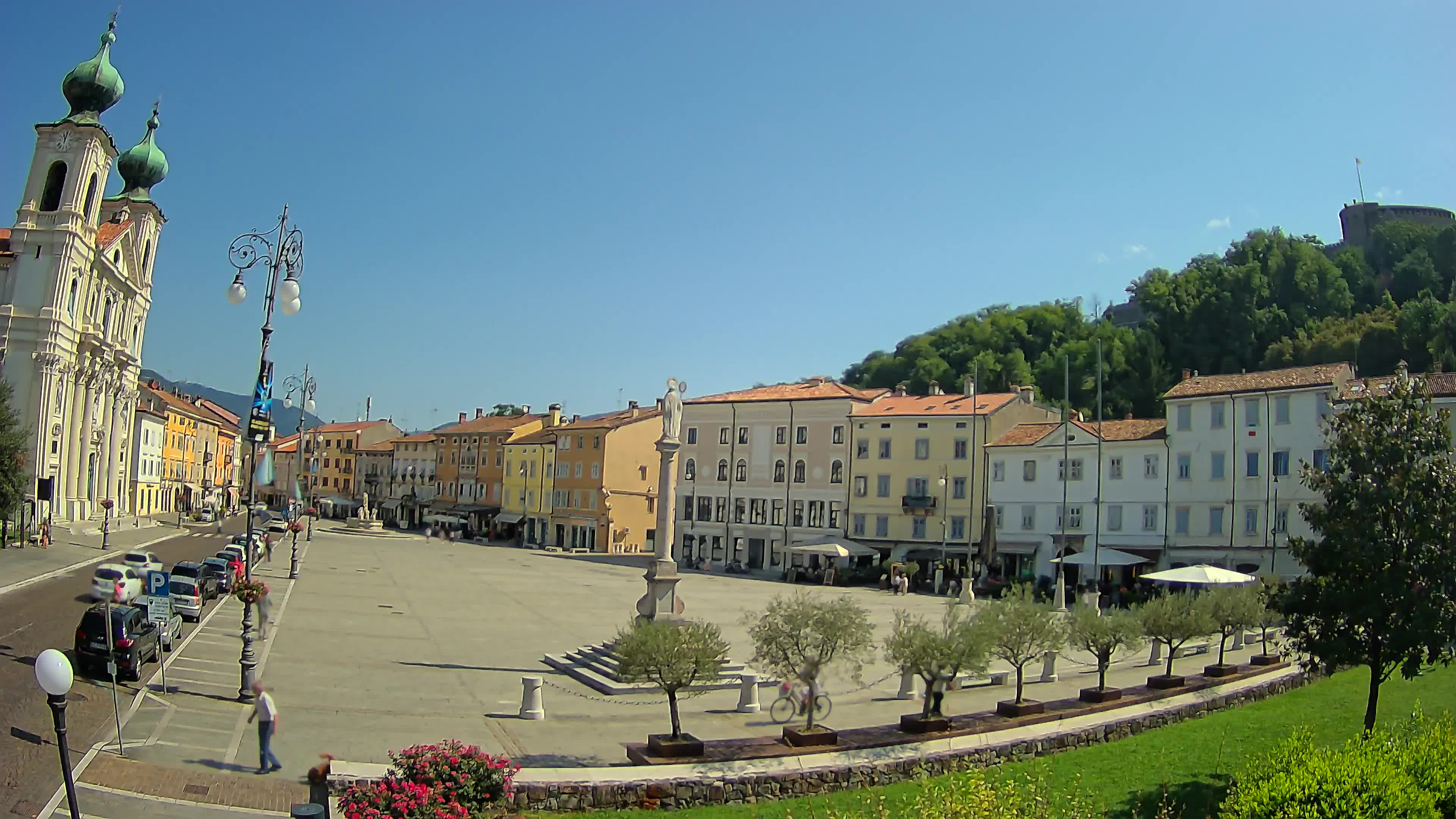 Gorizia – Plaza Vittoria – iglesia de San Pedro. Ignacio