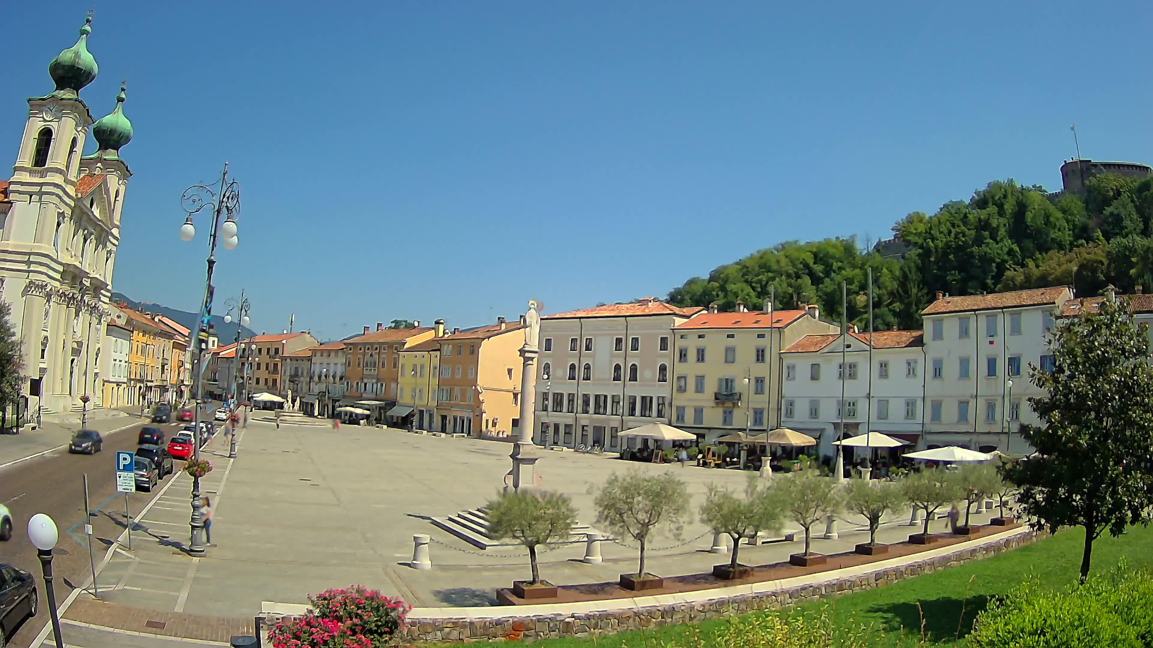 Gorizia – Plaza Vittoria – iglesia de San Pedro. Ignacio