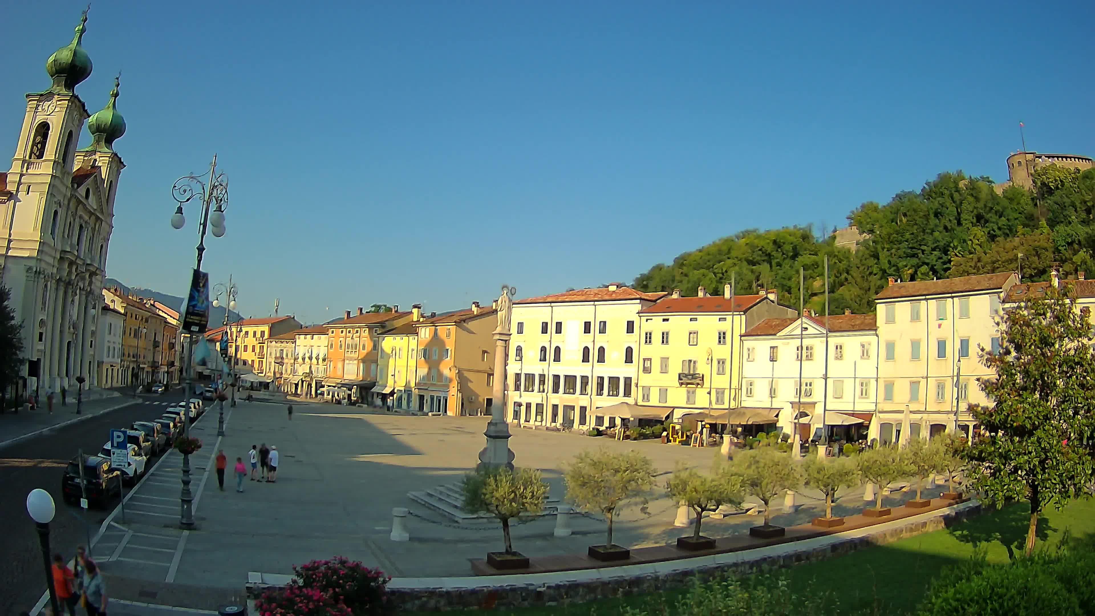 Gorizia – Plaza Vittoria – iglesia de San Pedro. Ignacio
