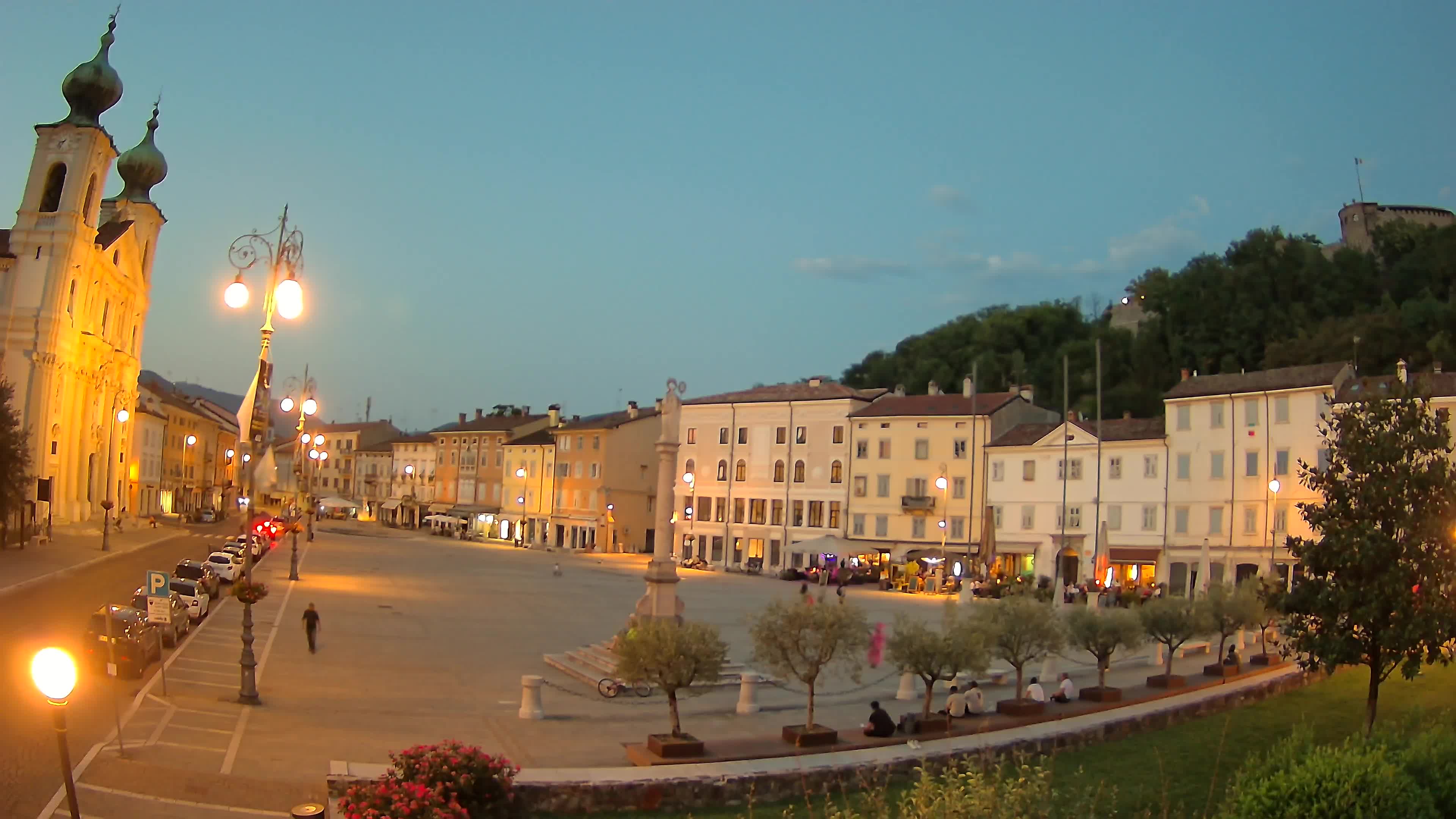 Kamera Gorica Travnik in cerkev sv. Ignacija