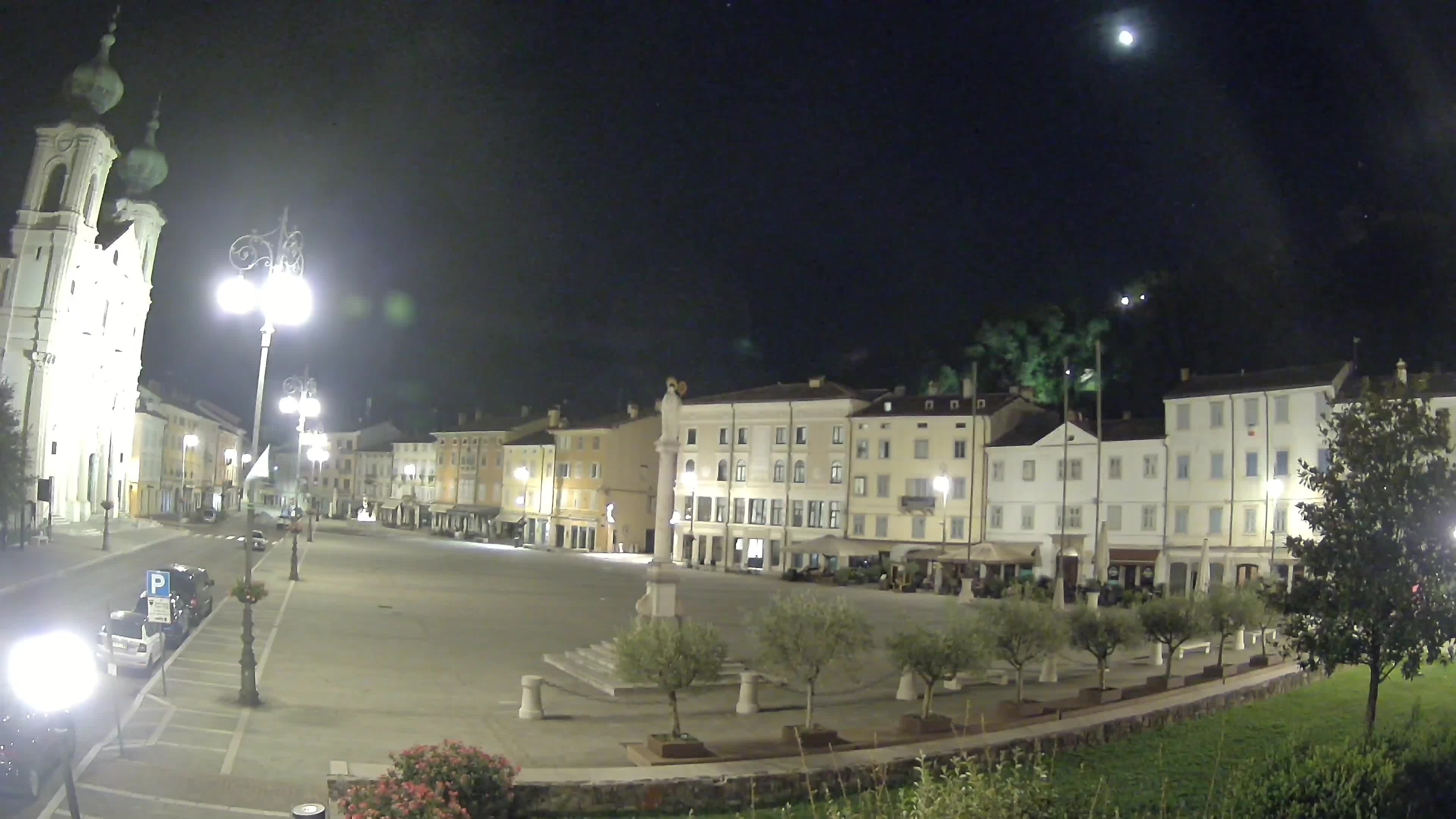 Kamera Gorica Travnik in cerkev sv. Ignacija