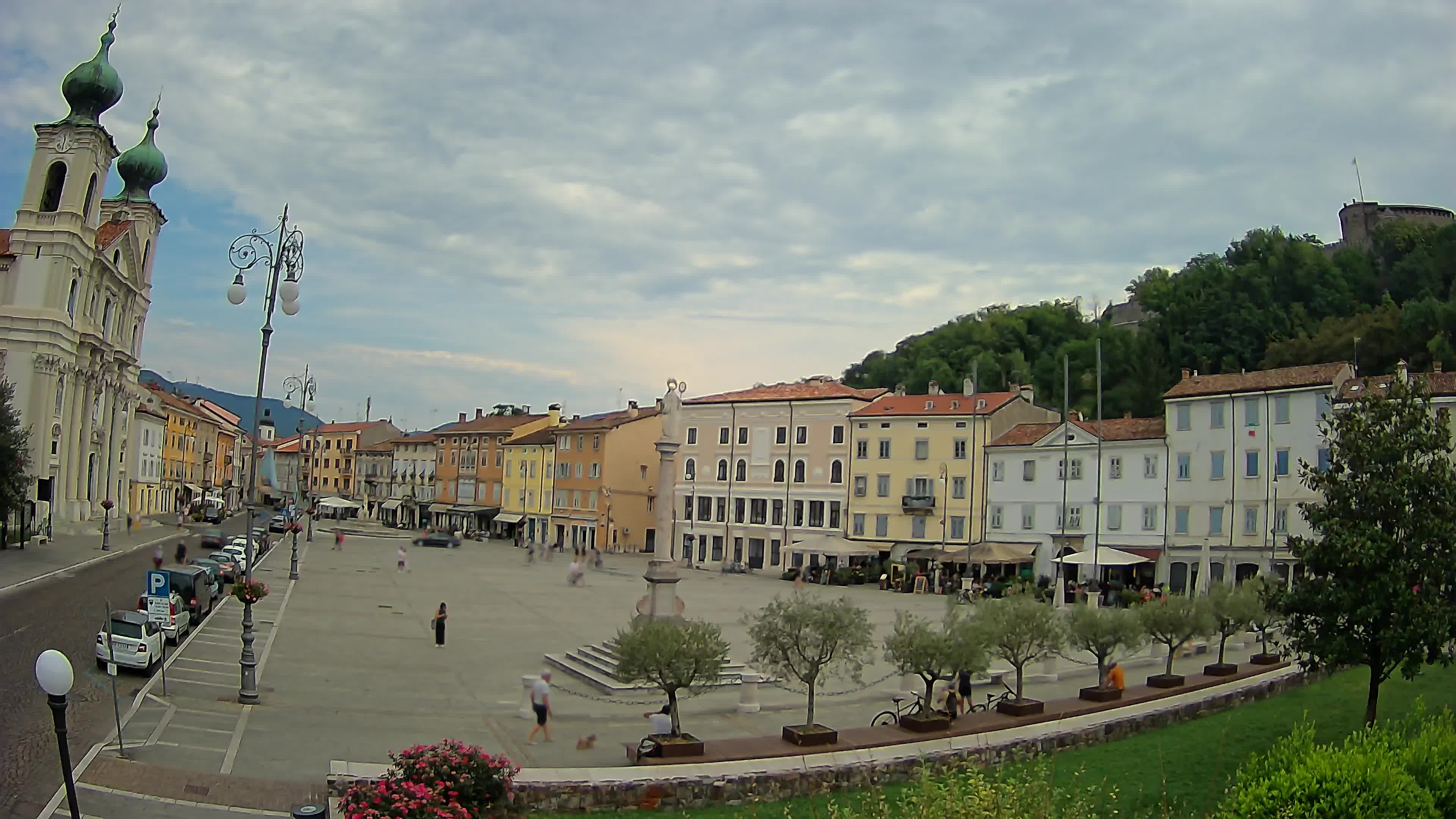 Gorizia Piazza della Vittoria e chiesa di S. Ignazio