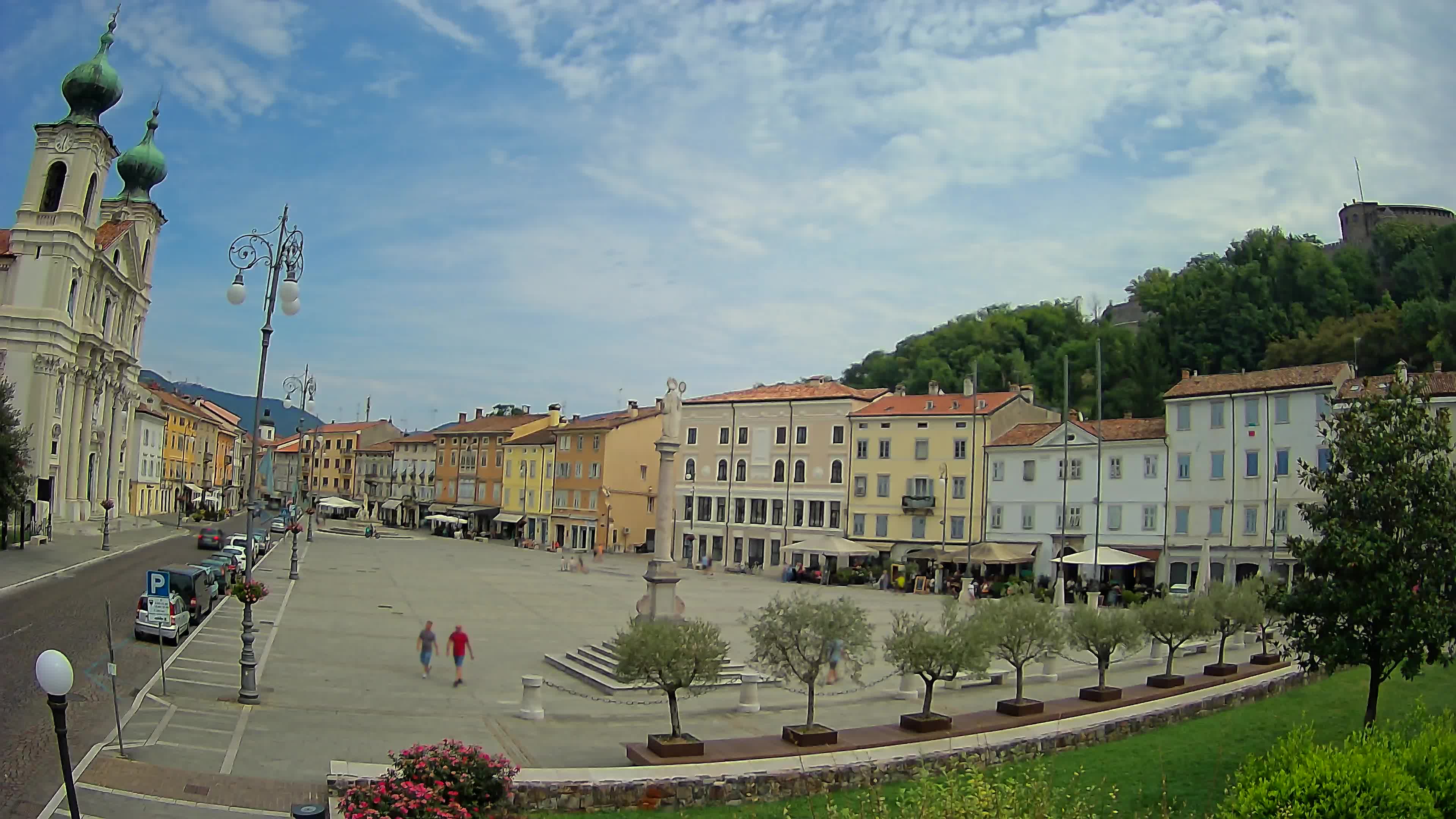 Kamera Gorica Travnik in cerkev sv. Ignacija