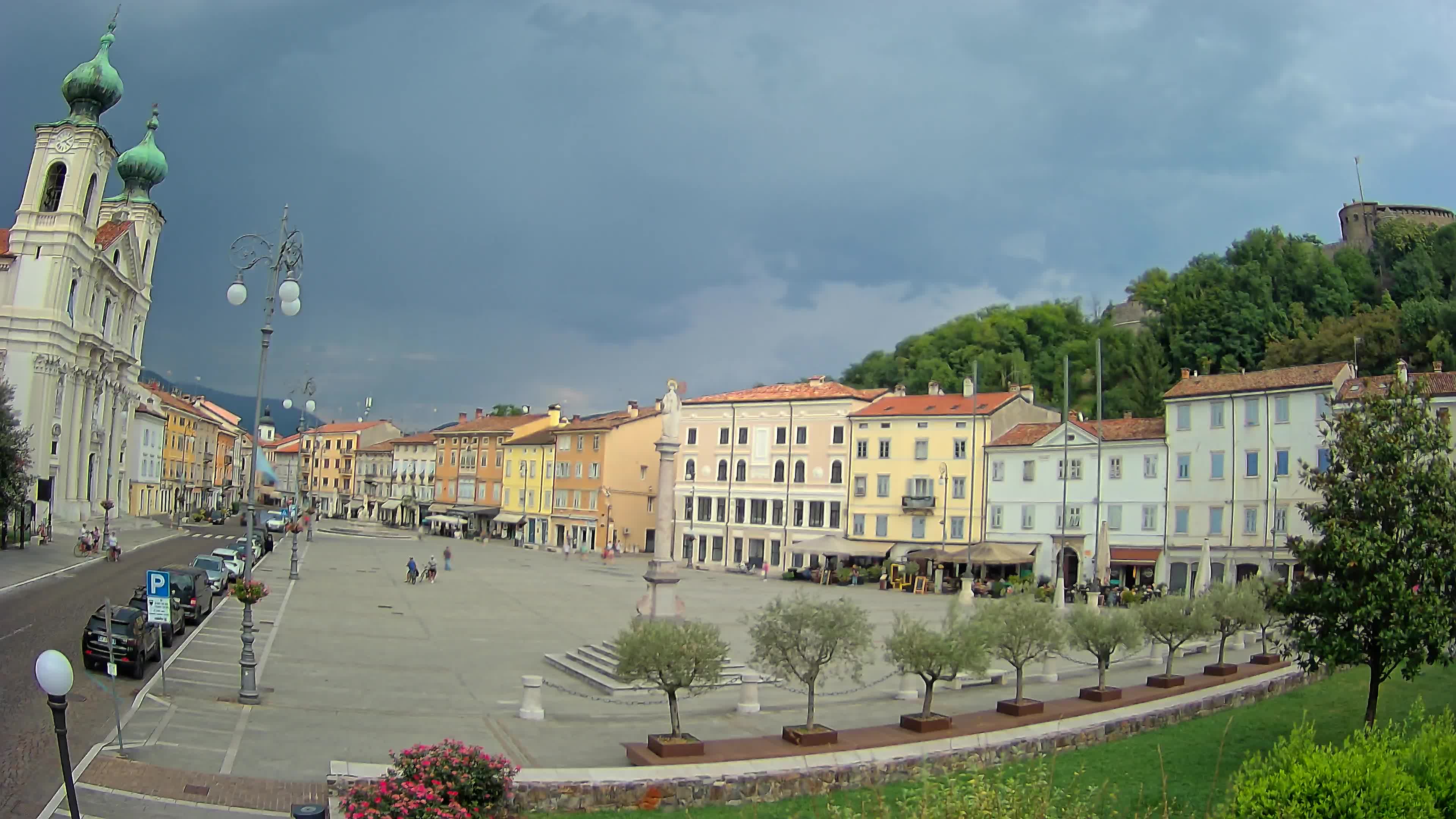 Gorizia – Plaza Vittoria – iglesia de San Pedro. Ignacio