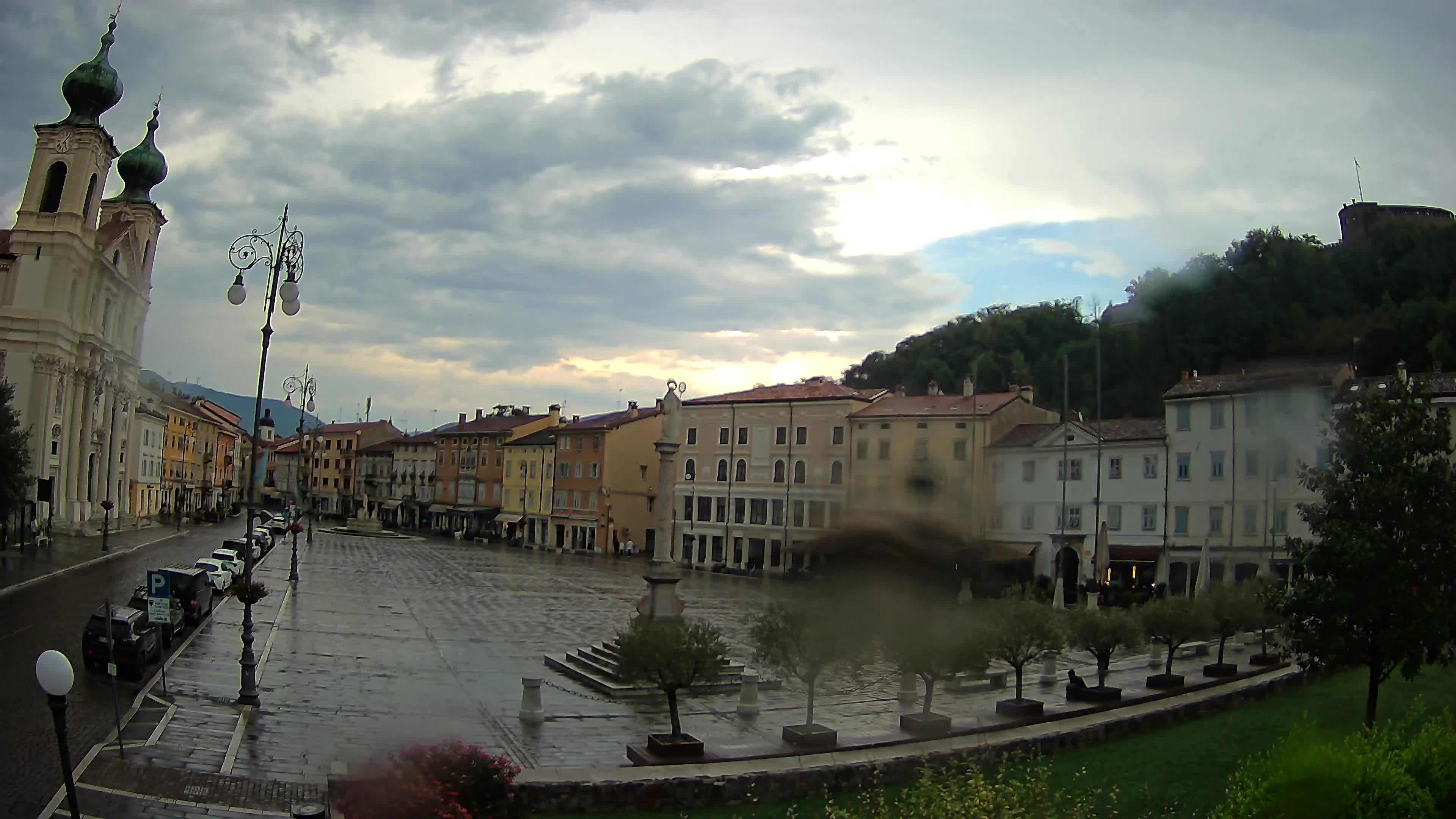 Gorizia – Plaza Vittoria – iglesia de San Pedro. Ignacio