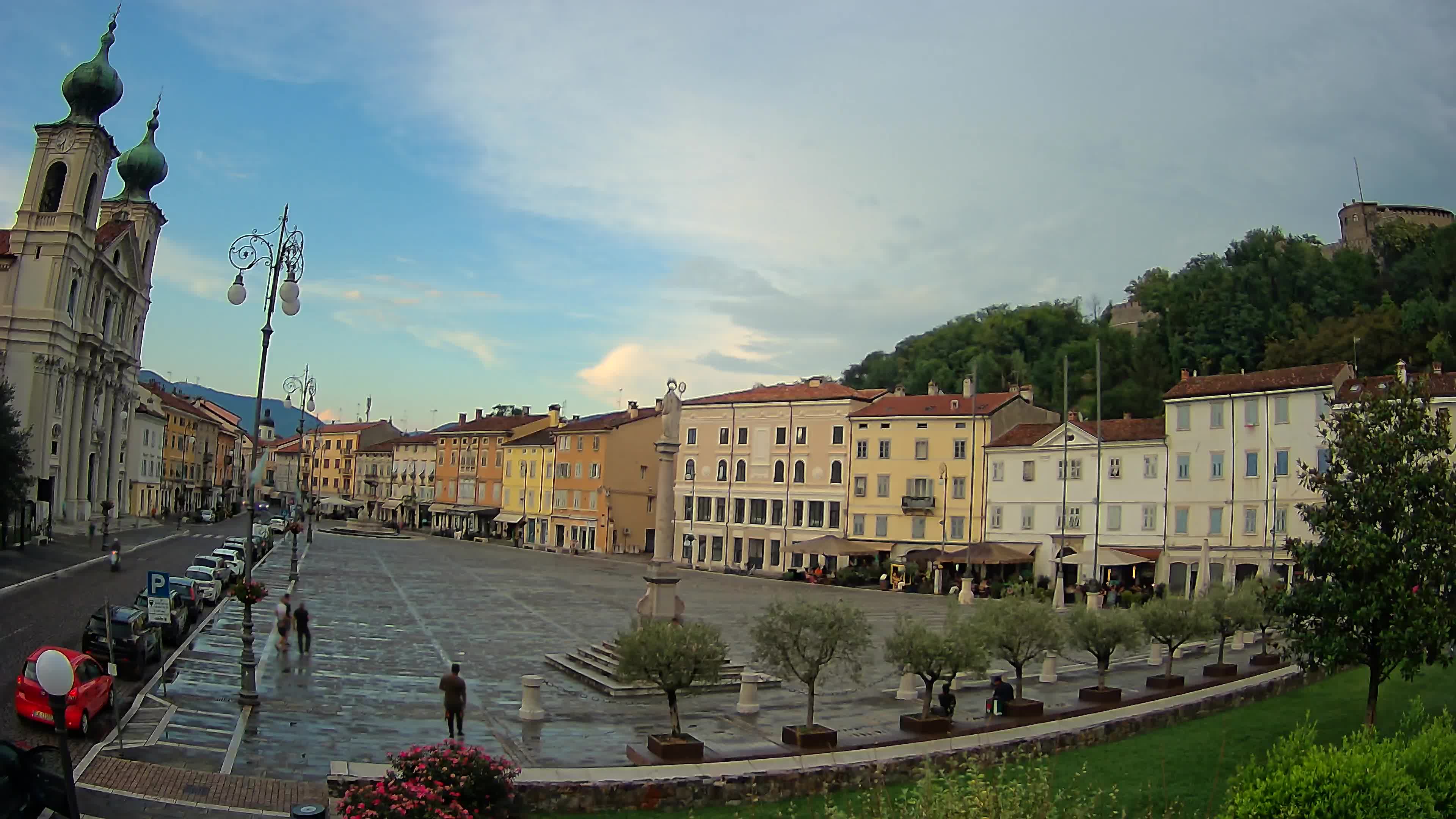 Gorizia Piazza della Vittoria e chiesa di S. Ignazio