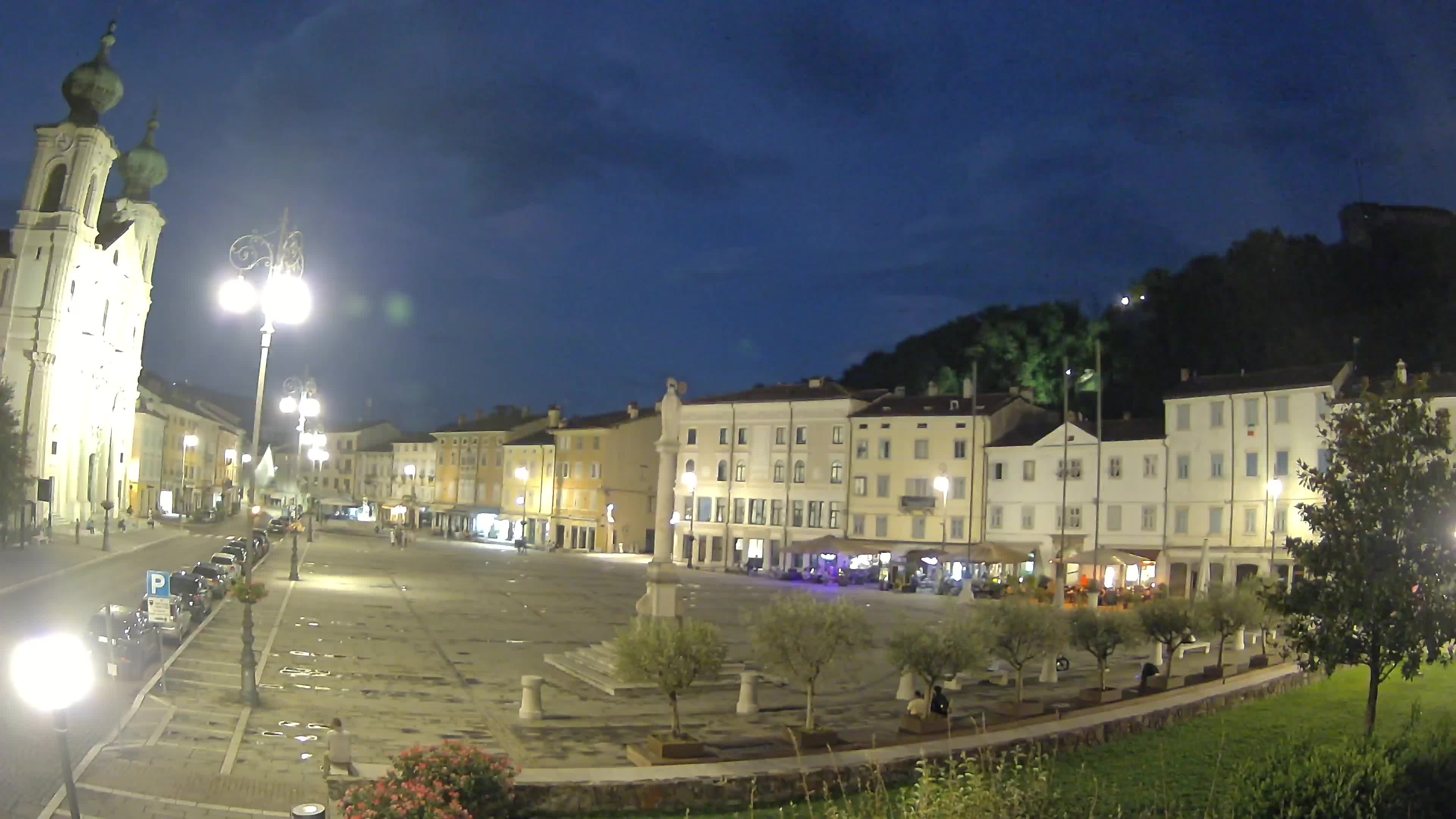 Gorizia Piazza della Vittoria e chiesa di S. Ignazio
