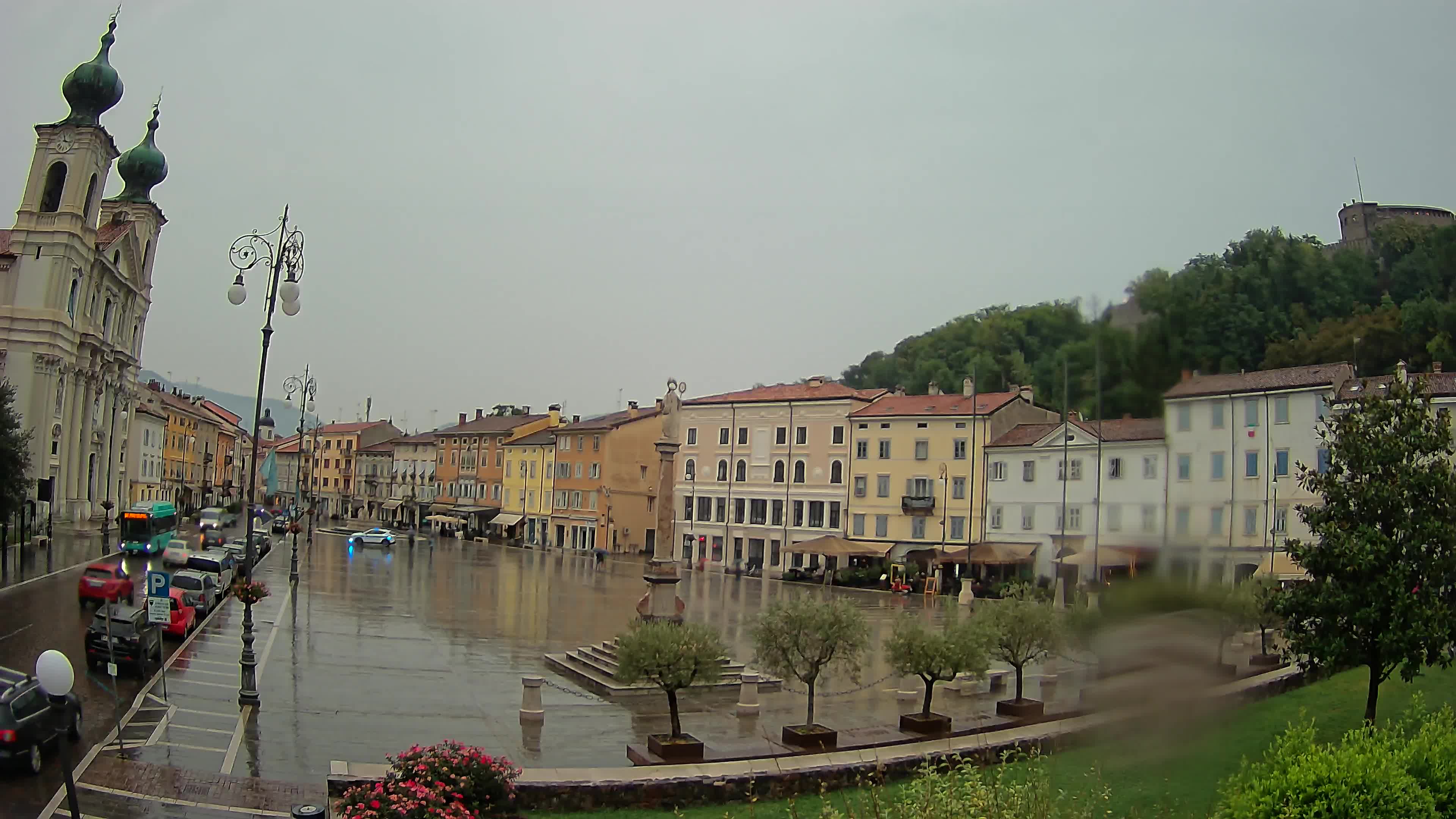 Gorizia Piazza della Vittoria e chiesa di S. Ignazio