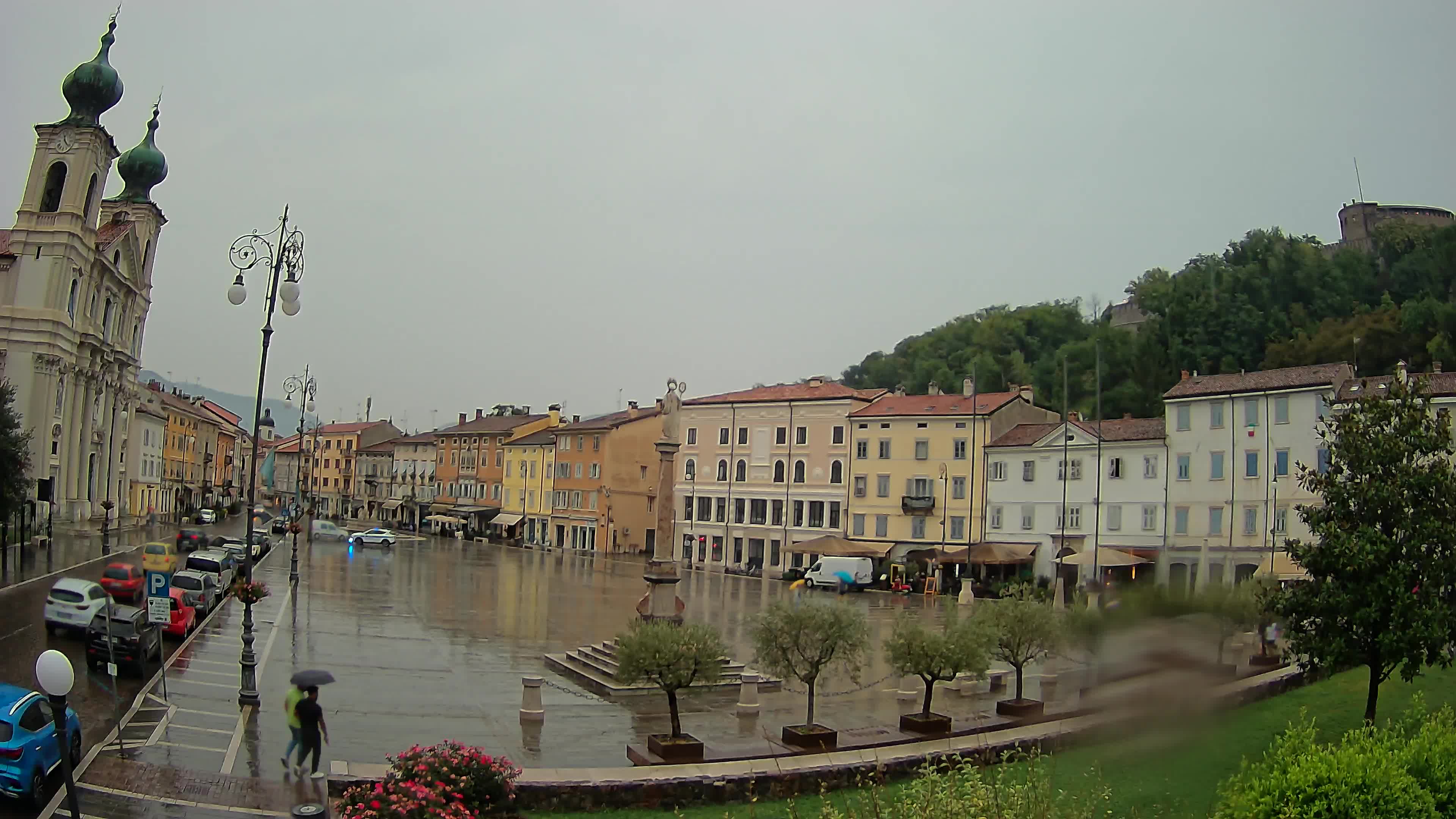 Gorizia Piazza della Vittoria e chiesa di S. Ignazio