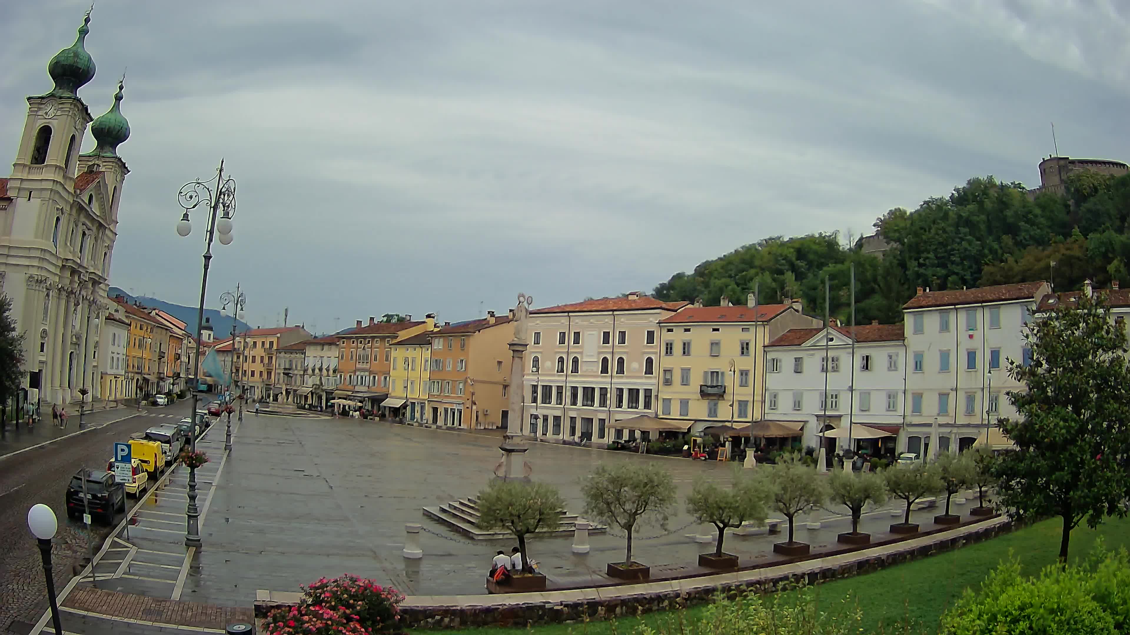 Gorizia – Plaza Vittoria – iglesia de San Pedro. Ignacio