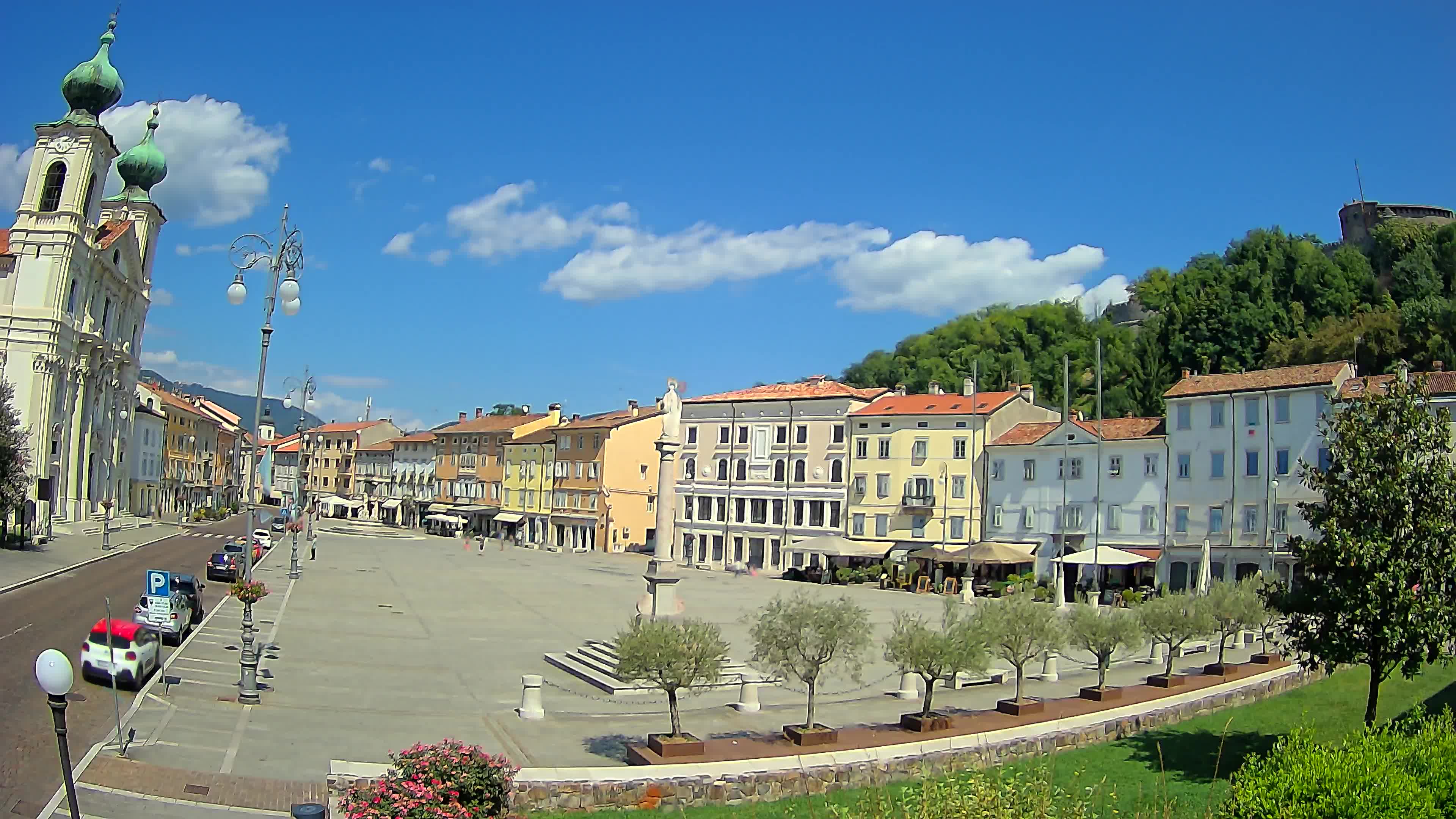 Gorizia – Plaza Vittoria – iglesia de San Pedro. Ignacio