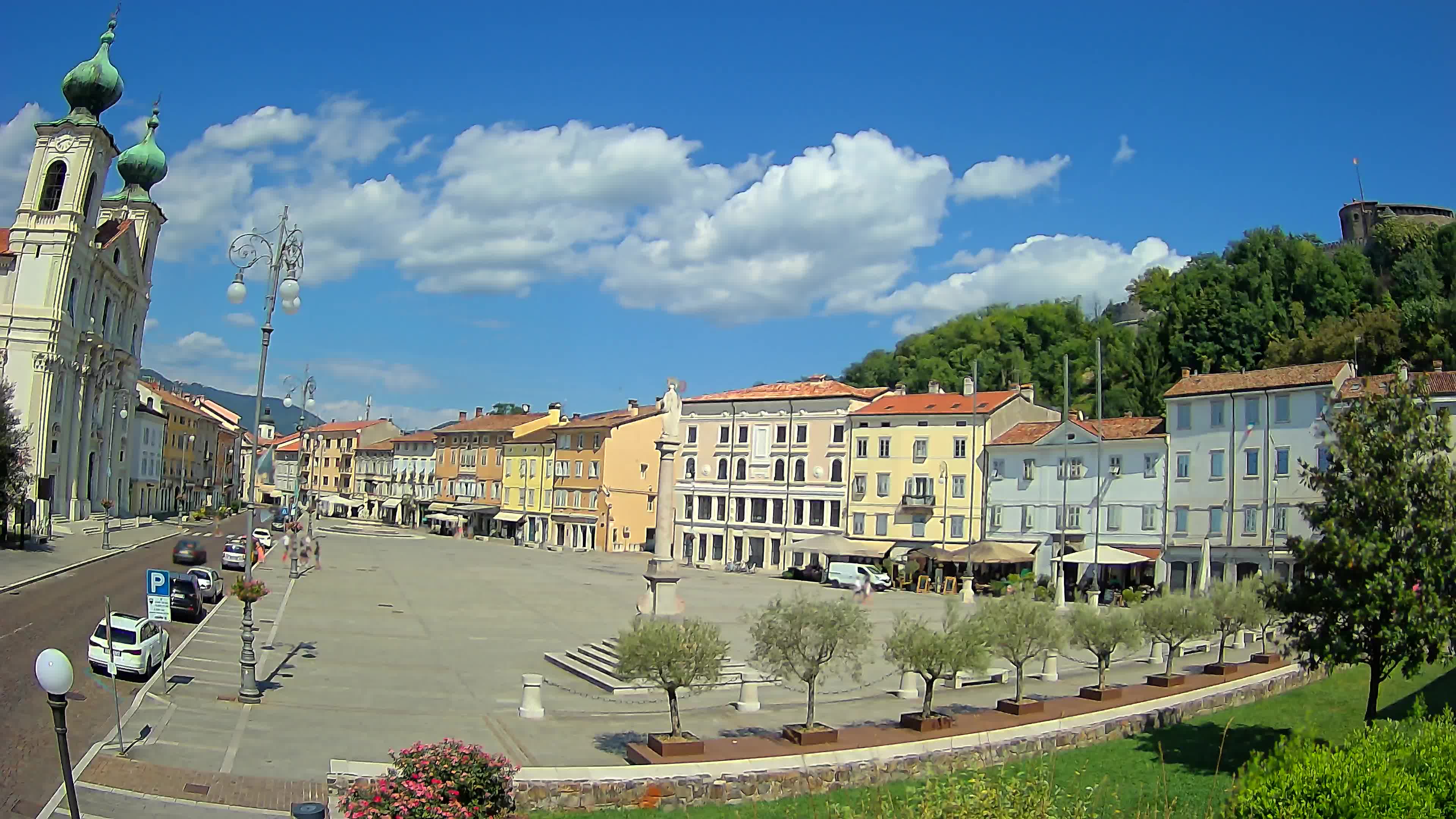 Gorizia – Plaza Vittoria – iglesia de San Pedro. Ignacio