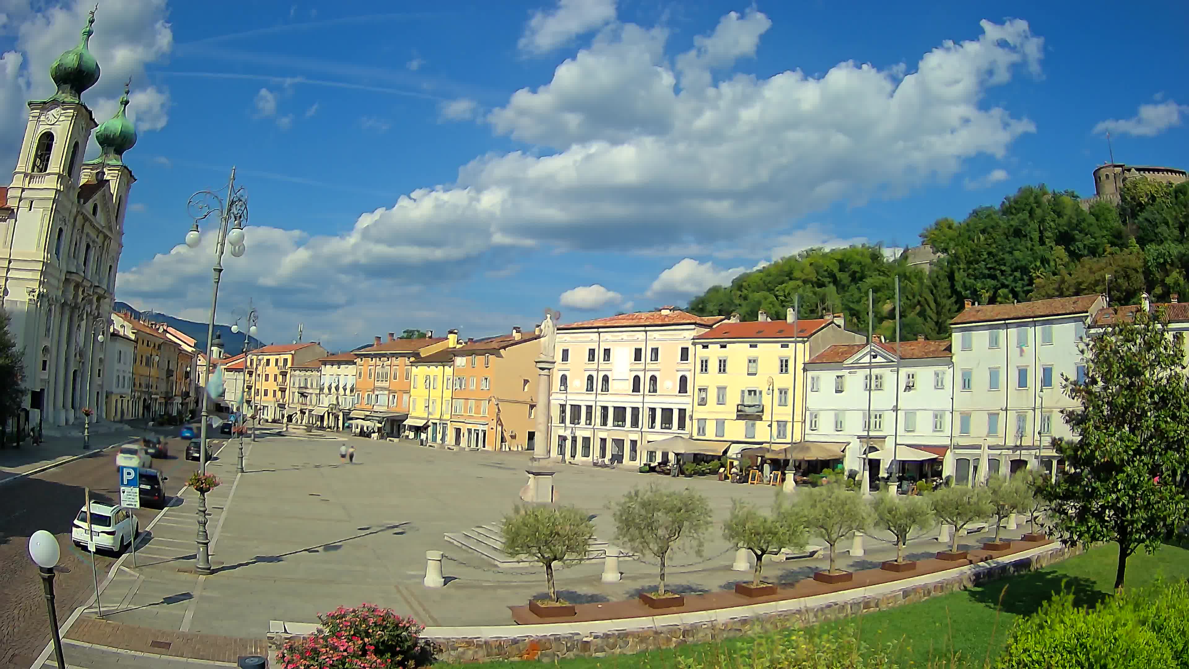 Gorizia Piazza della Vittoria e chiesa di S. Ignazio