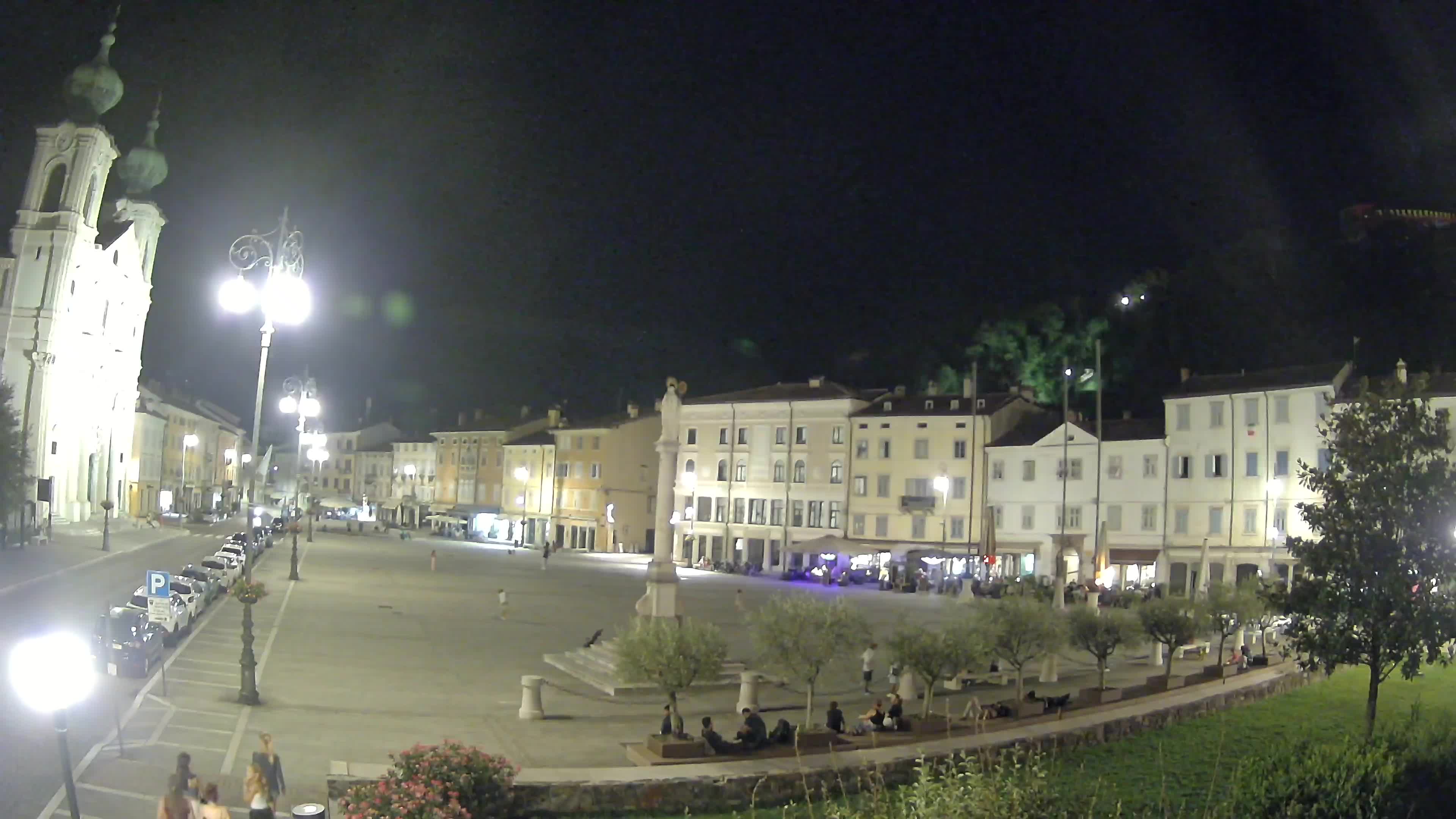 Kamera Gorica Travnik in cerkev sv. Ignacija