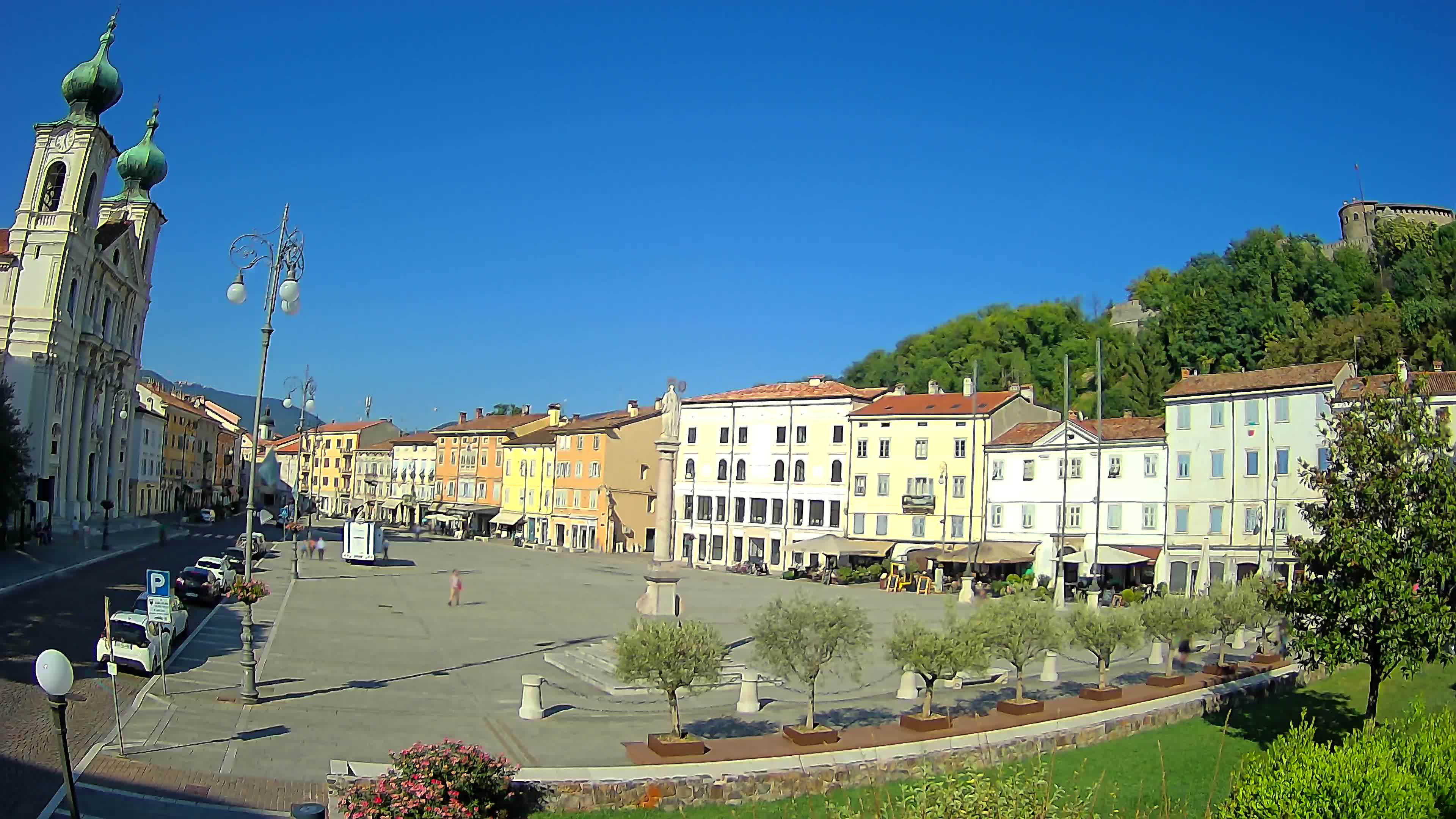 Gorizia – Plaza Vittoria – iglesia de San Pedro. Ignacio