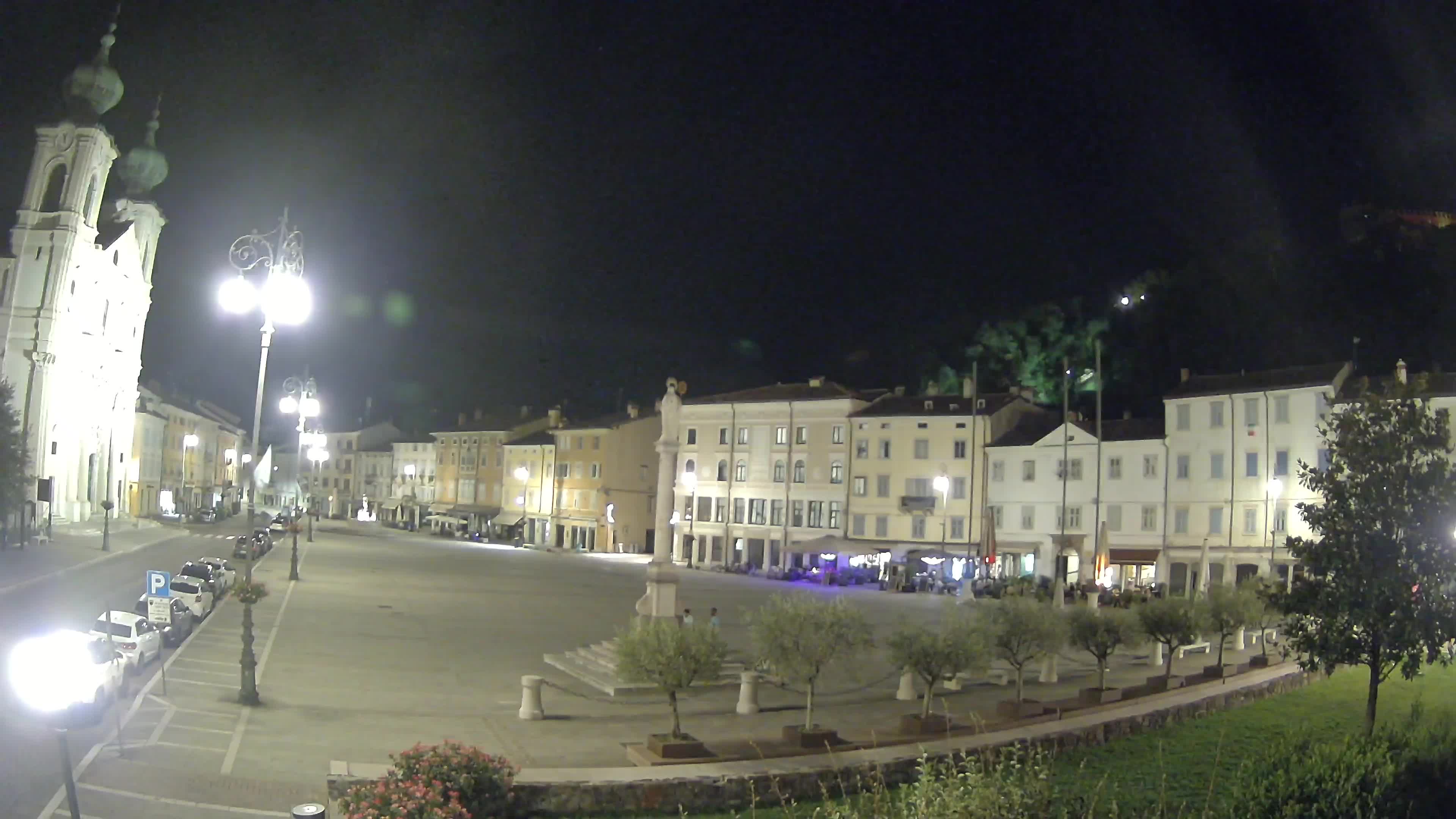 Gorizia Piazza della Vittoria e chiesa di S. Ignazio