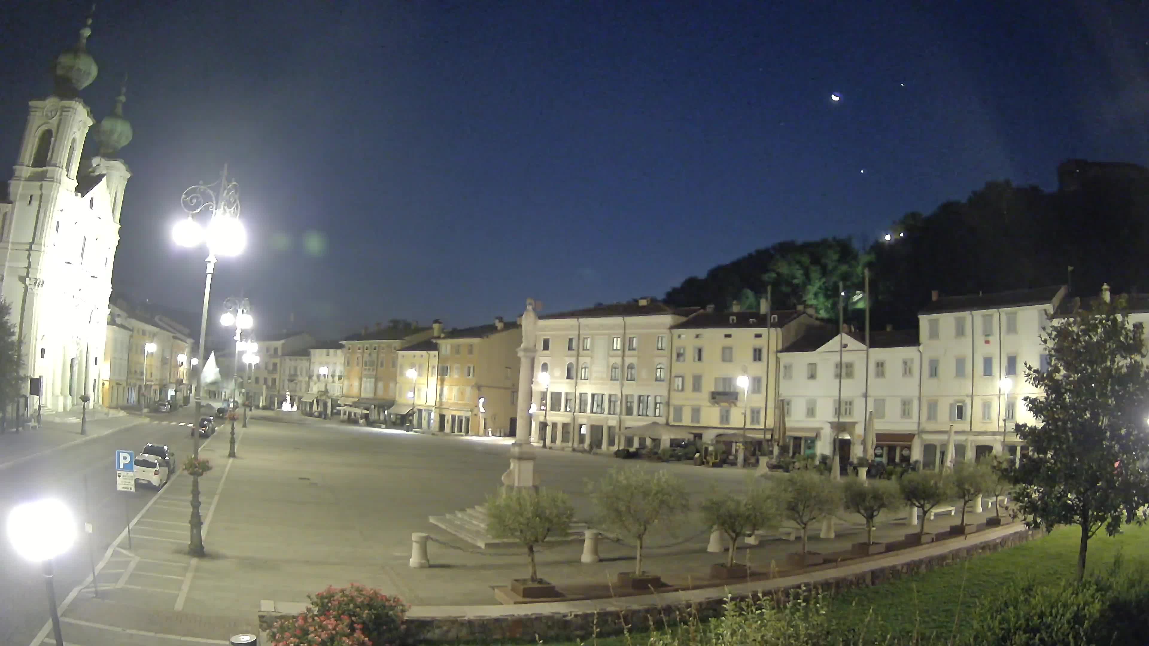 Kamera Gorica Travnik in cerkev sv. Ignacija