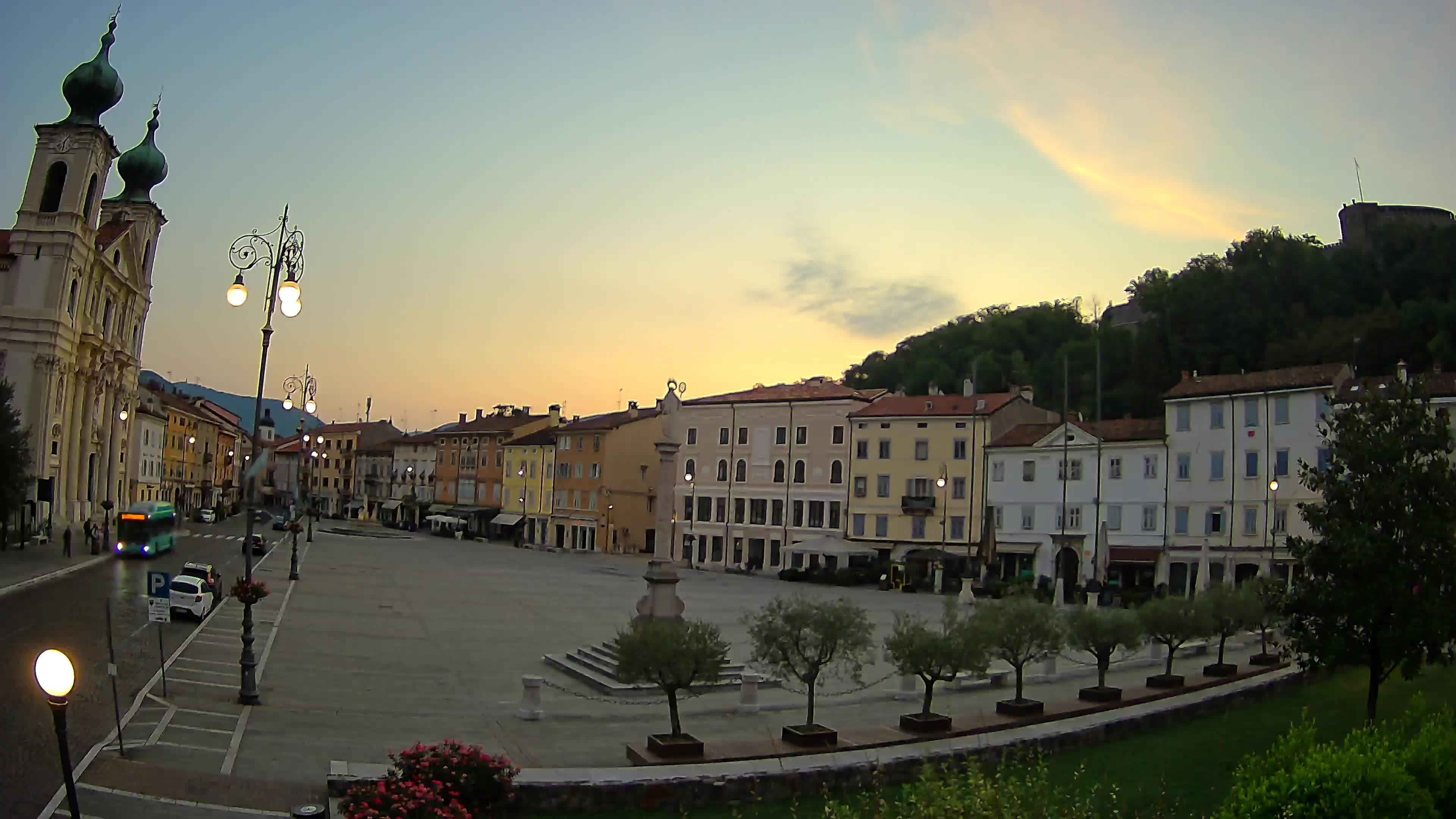 Gorizia – Plaza Vittoria – iglesia de San Pedro. Ignacio
