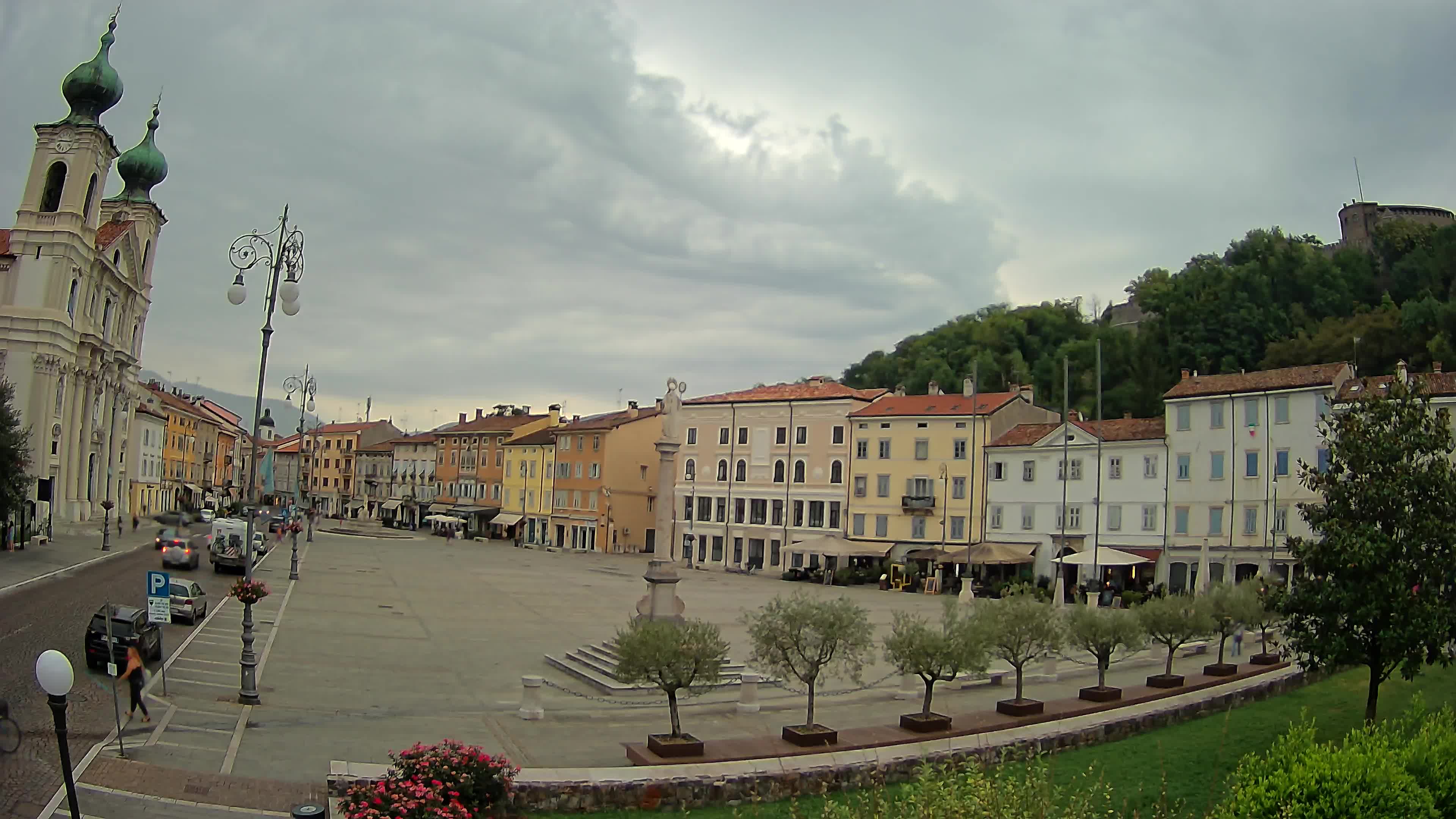 Gorizia – Plaza Vittoria – iglesia de San Pedro. Ignacio
